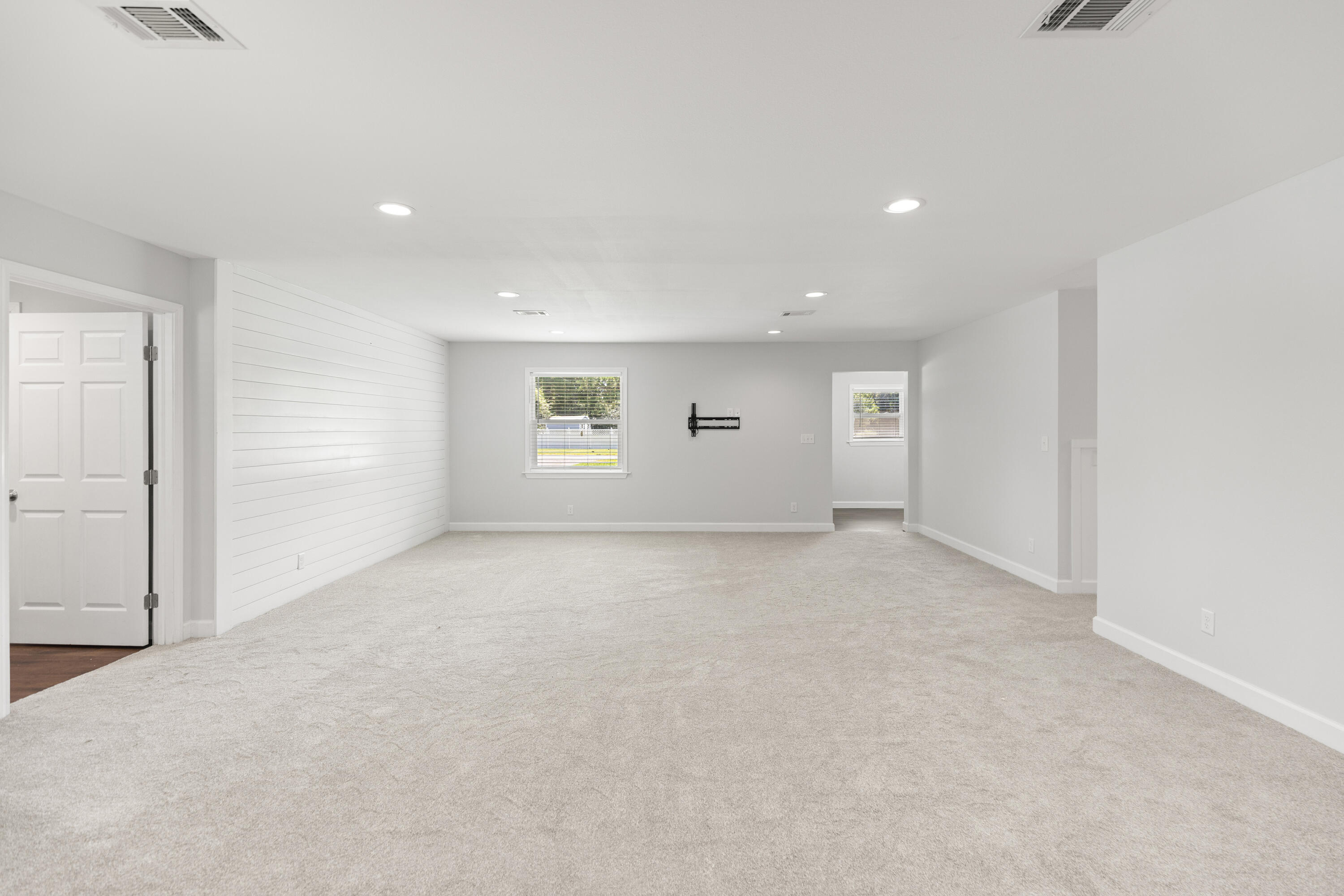 FIELD S/D 1ST ADDN - Residential Lease