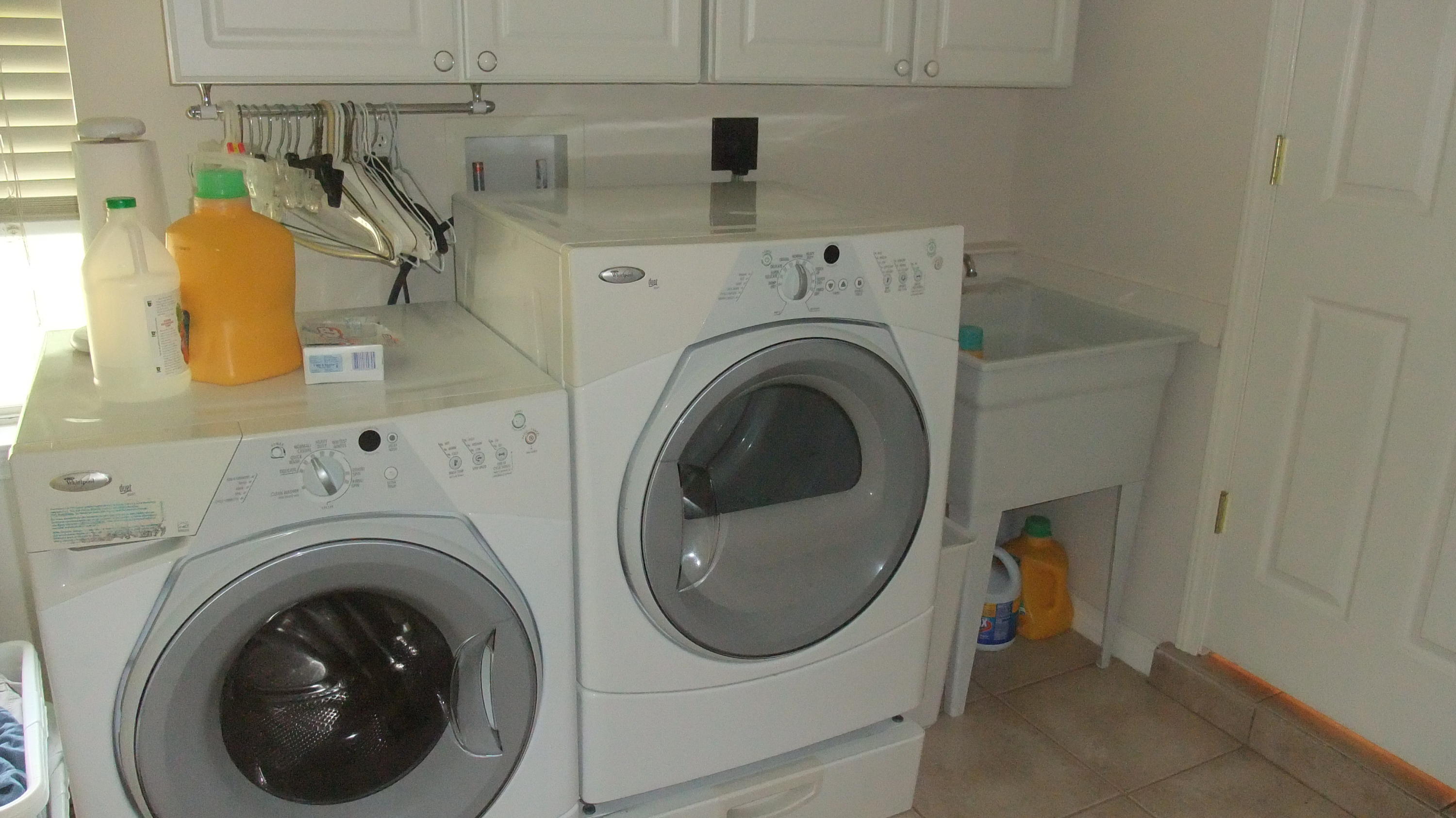 COUNTRY CLUB ESTATES - Residential