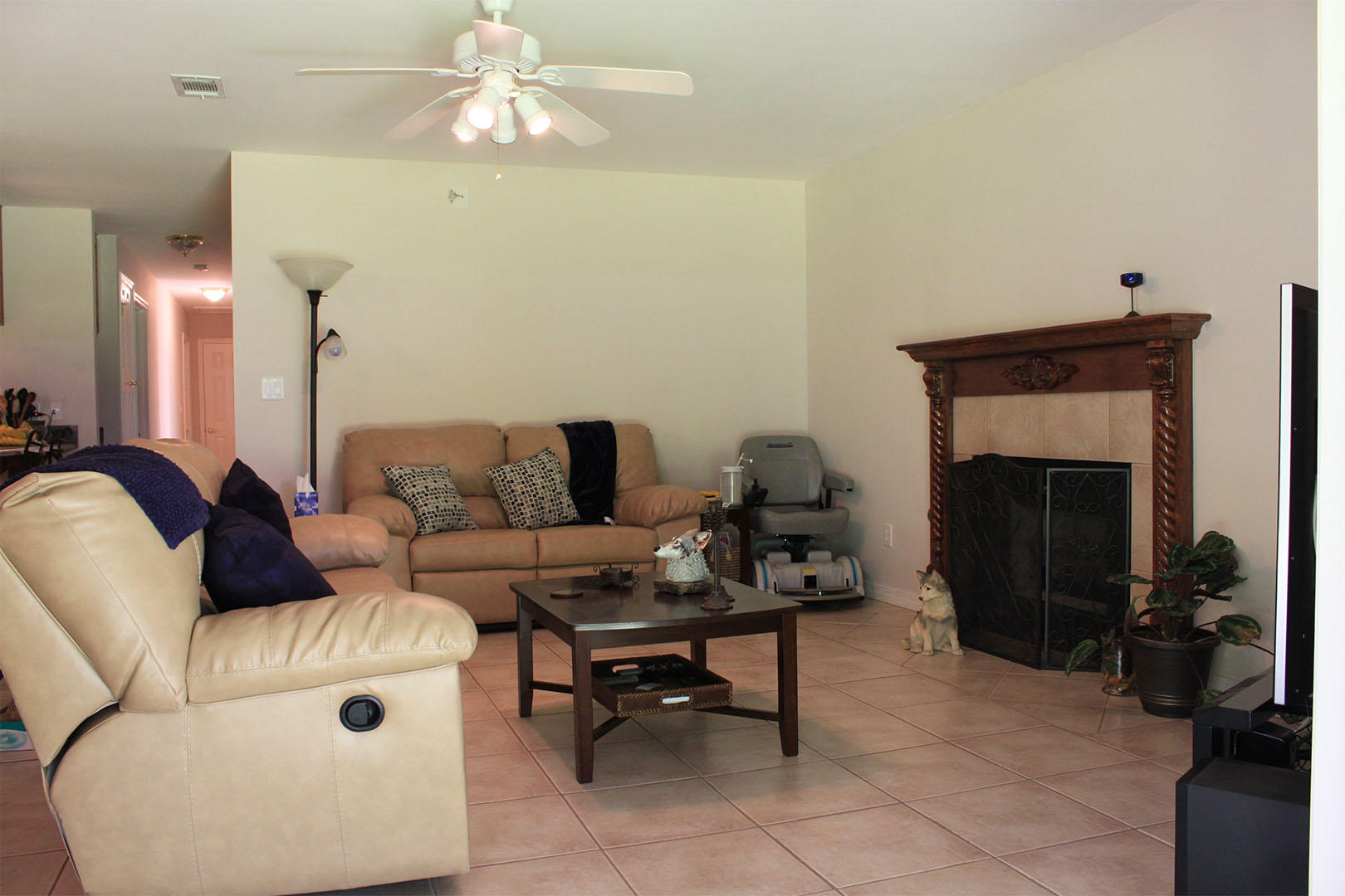 COUNTRY CLUB ESTATES - Residential