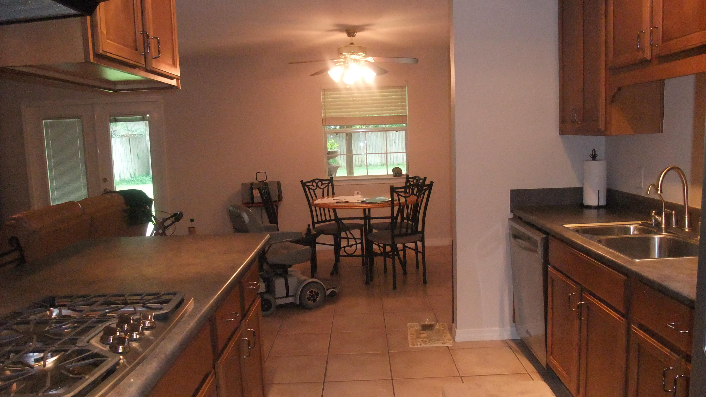 COUNTRY CLUB ESTATES - Residential