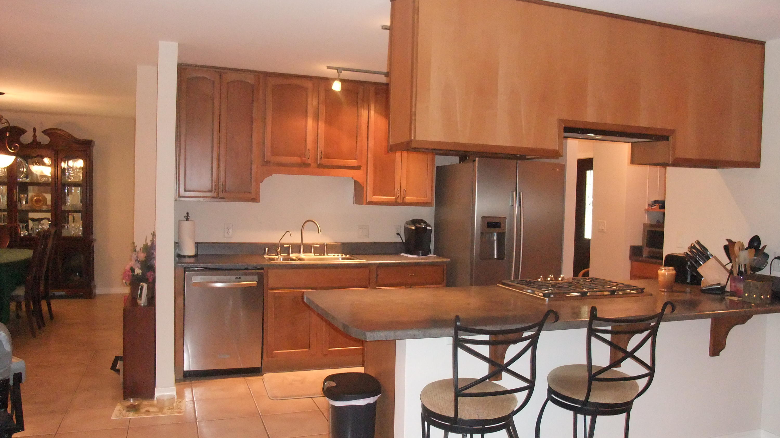 COUNTRY CLUB ESTATES - Residential