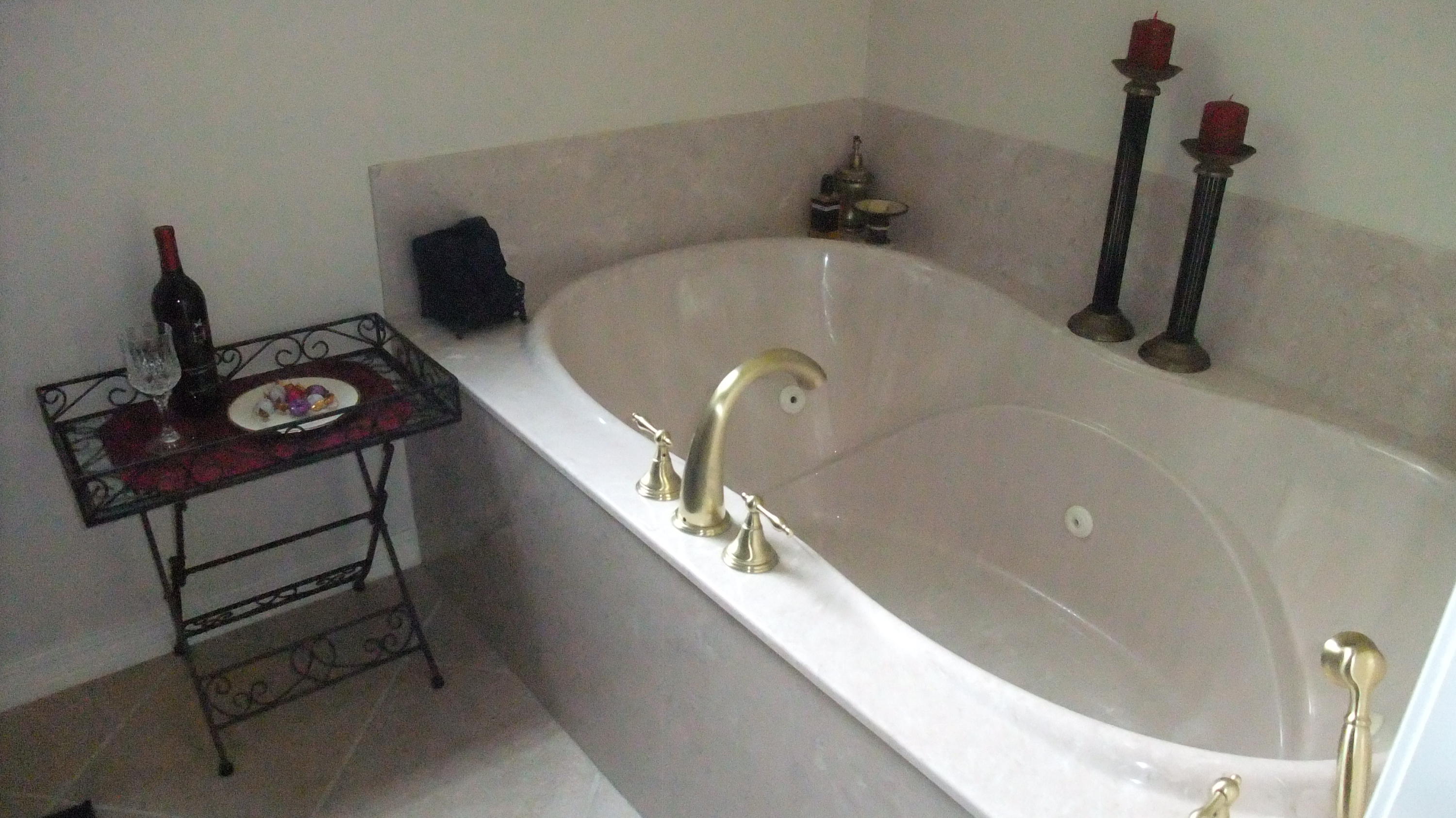 COUNTRY CLUB ESTATES - Residential