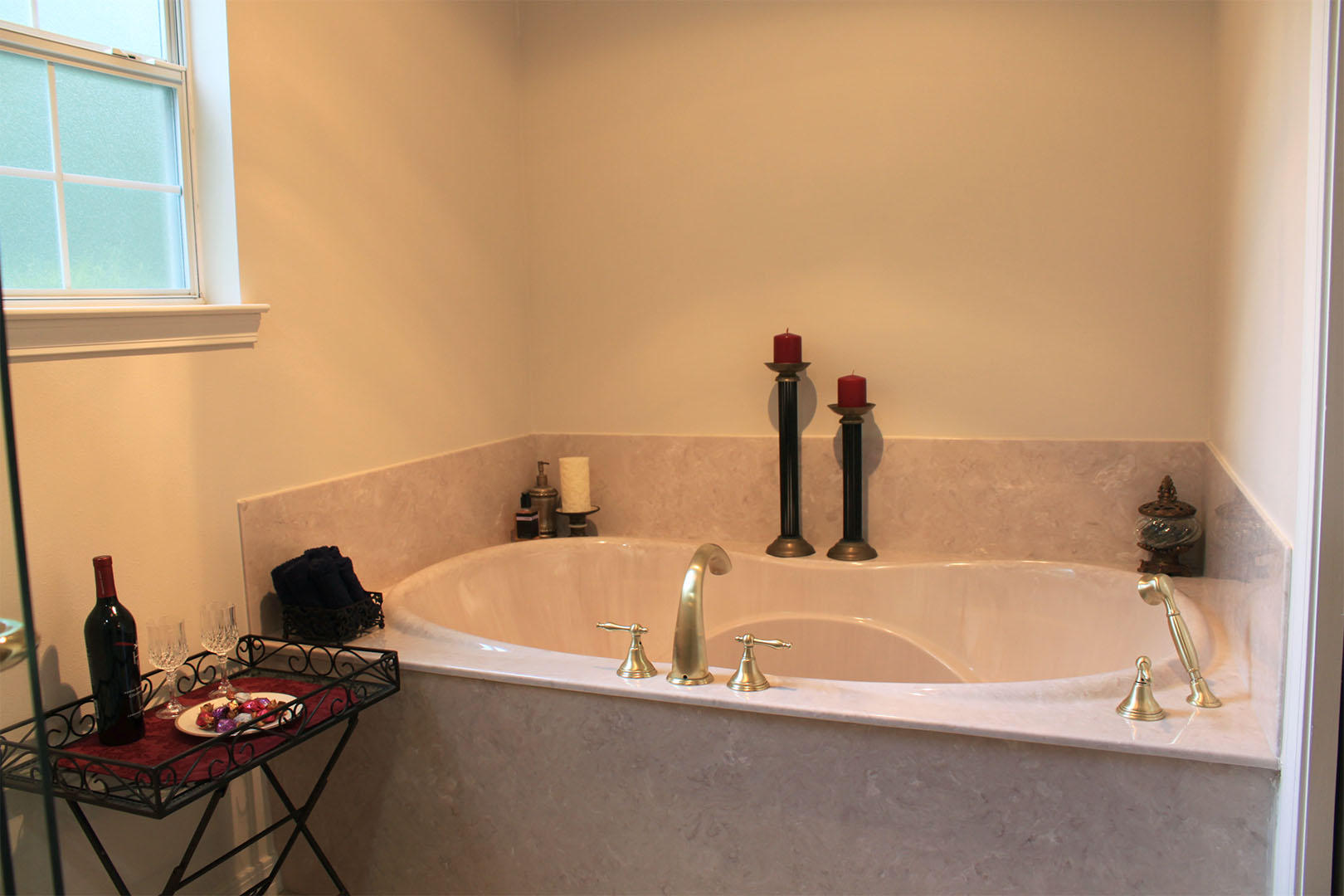 COUNTRY CLUB ESTATES - Residential