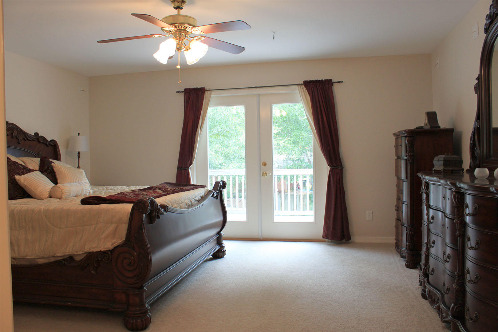 COUNTRY CLUB ESTATES - Residential