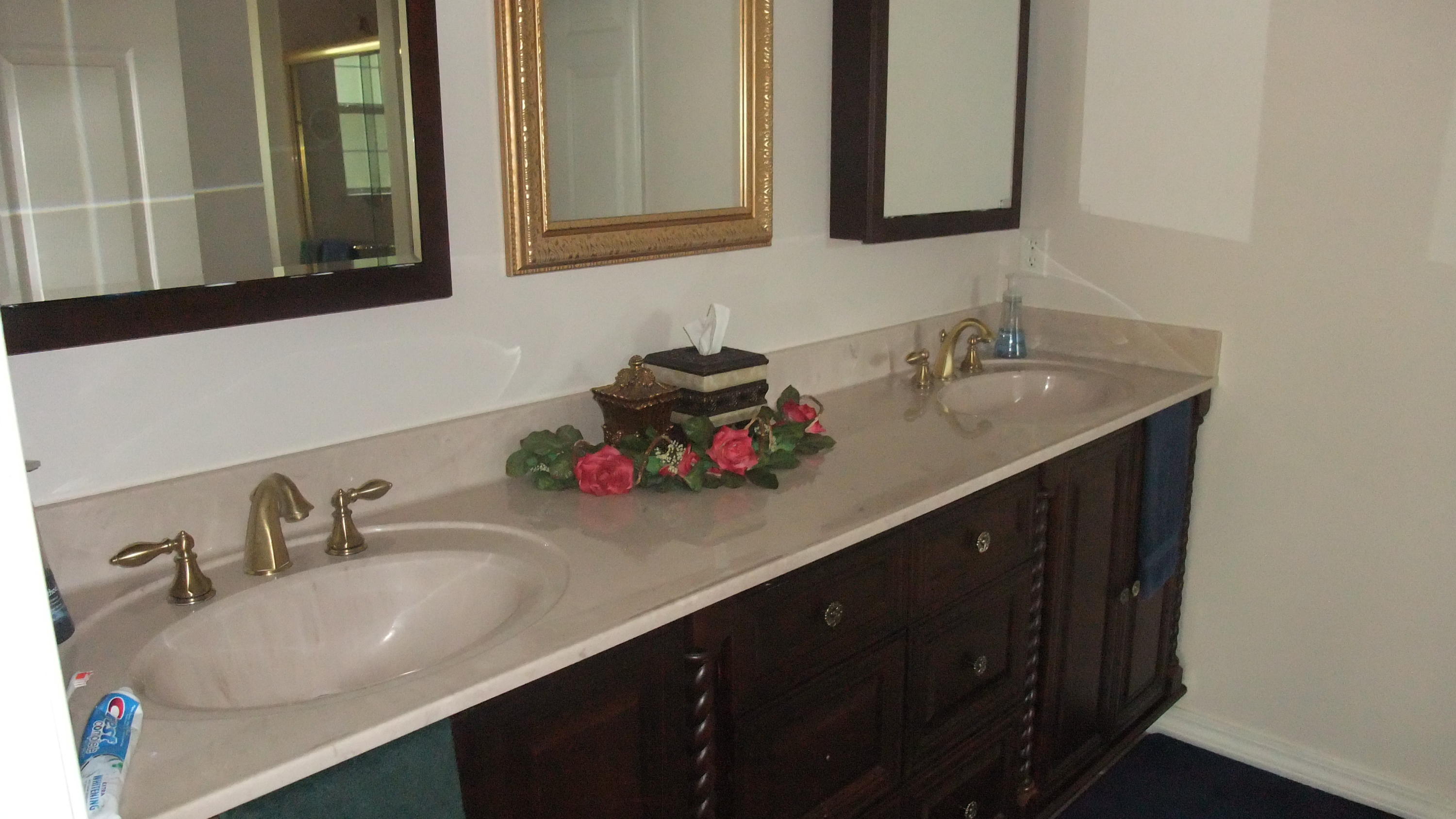 COUNTRY CLUB ESTATES - Residential