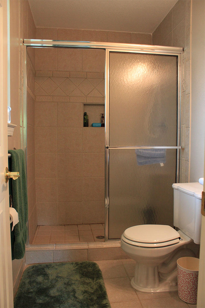 COUNTRY CLUB ESTATES - Residential