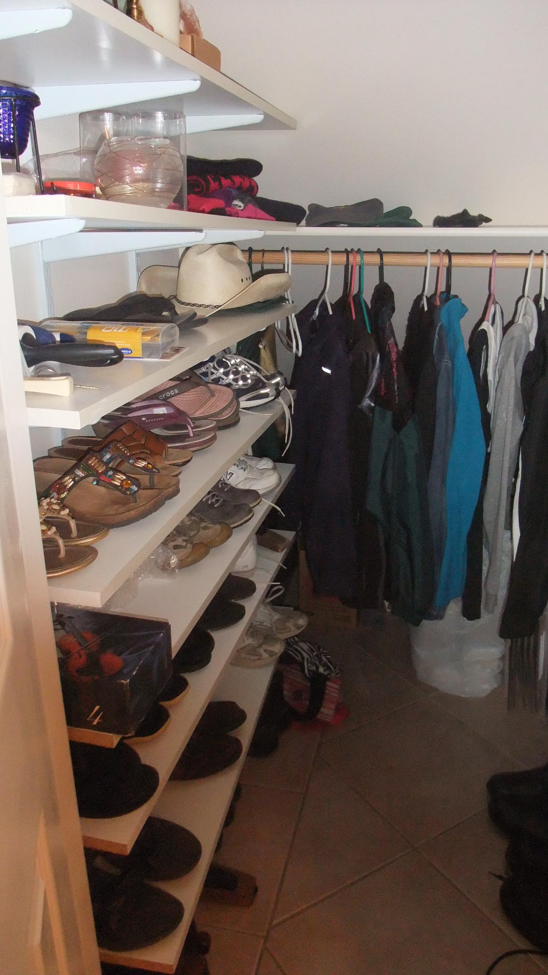 COUNTRY CLUB ESTATES - Residential