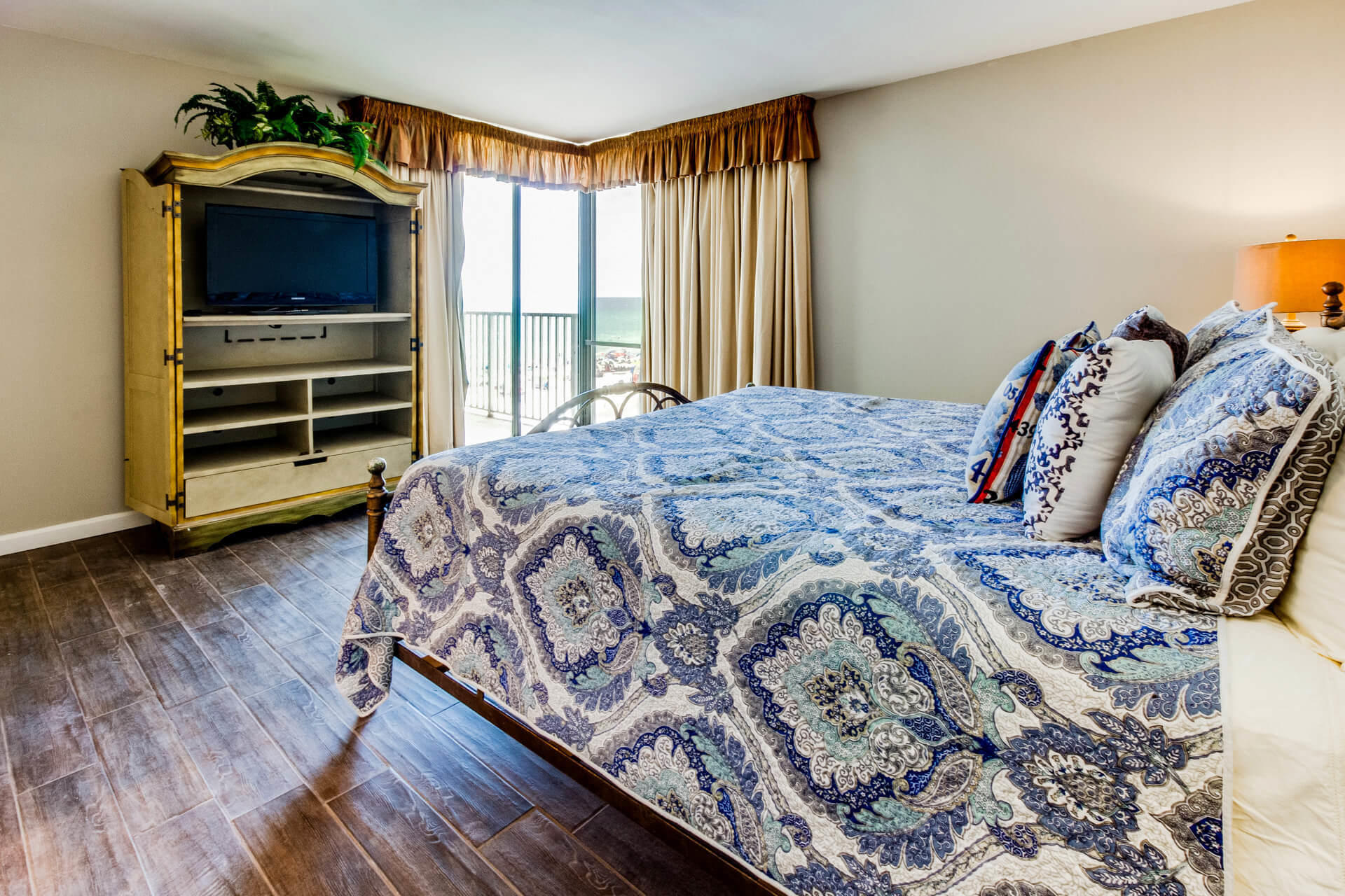 LEEWARD/WINDWARD CONDO - Residential