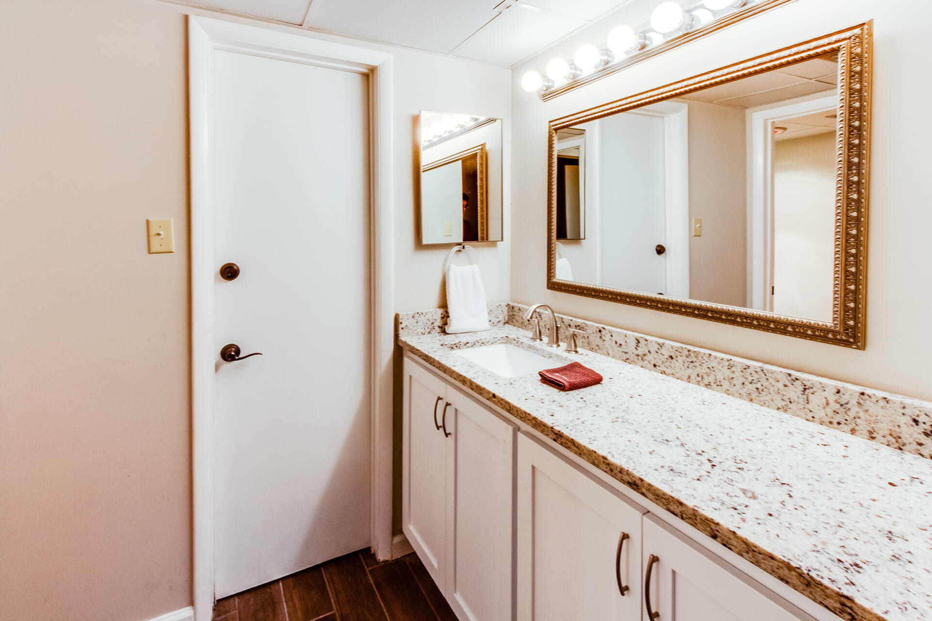 LEEWARD/WINDWARD CONDO - Residential