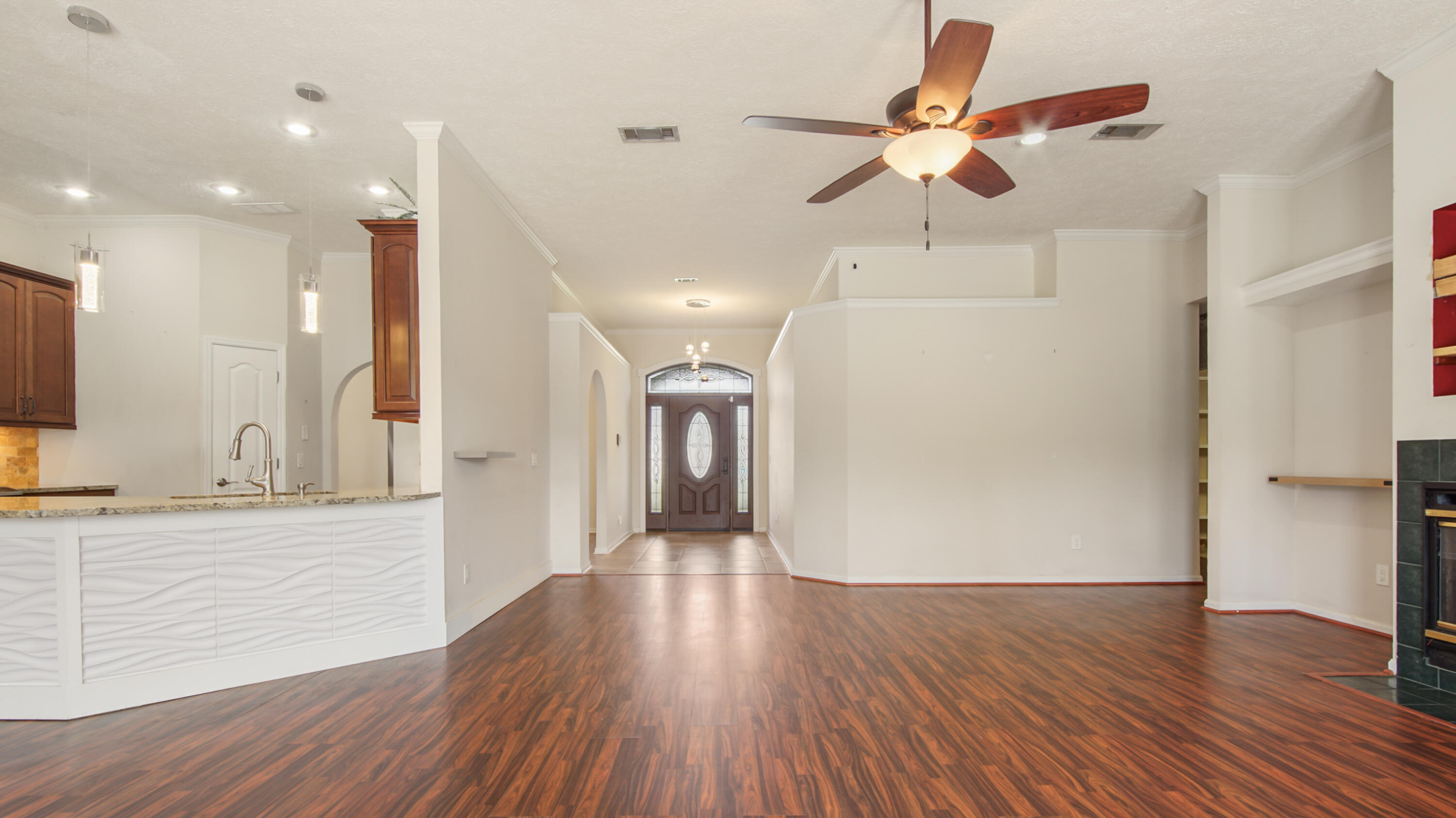 COLONY CLUB HARBOUR PH 3 - Residential