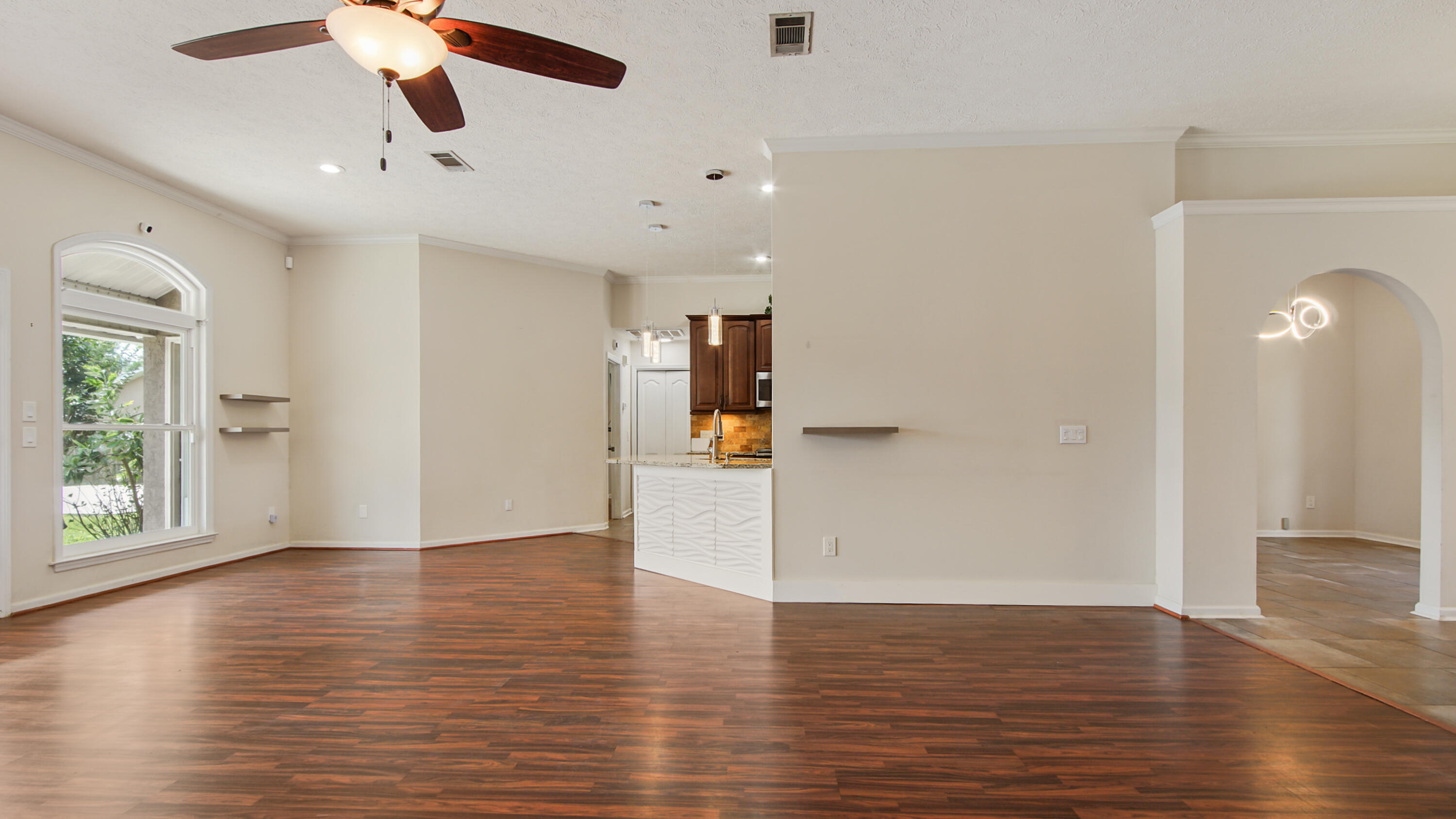 COLONY CLUB HARBOUR PH 3 - Residential