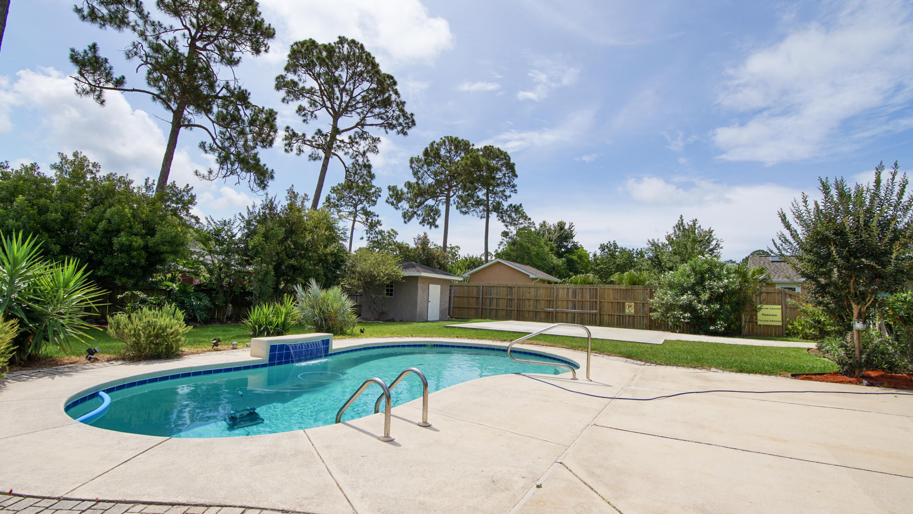 COLONY CLUB HARBOUR PH 3 - Residential
