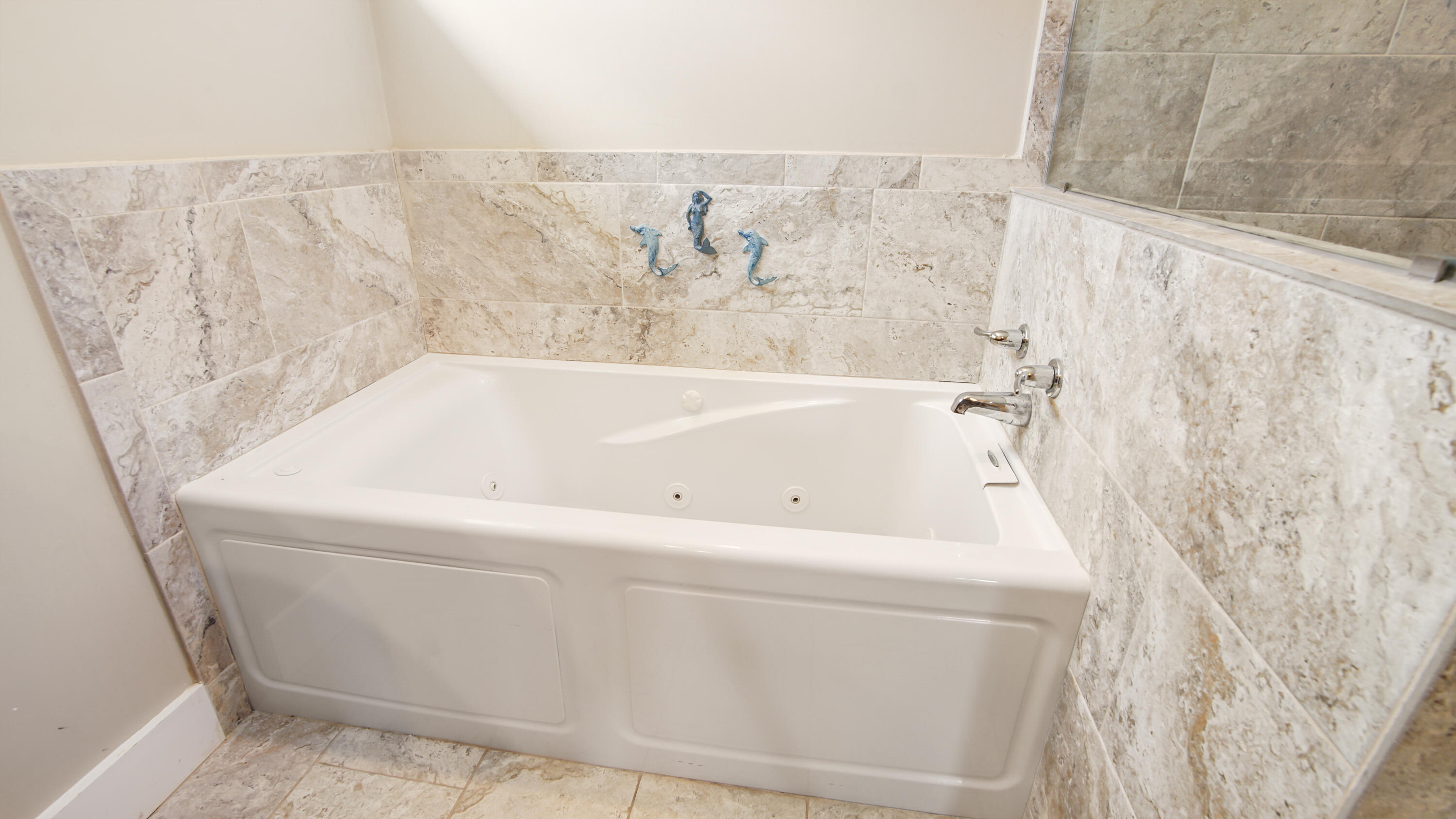 COLONY CLUB HARBOUR PH 3 - Residential