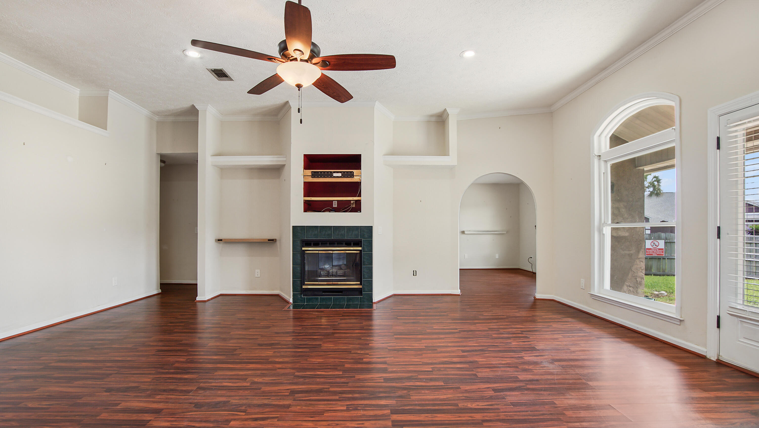 COLONY CLUB HARBOUR PH 3 - Residential