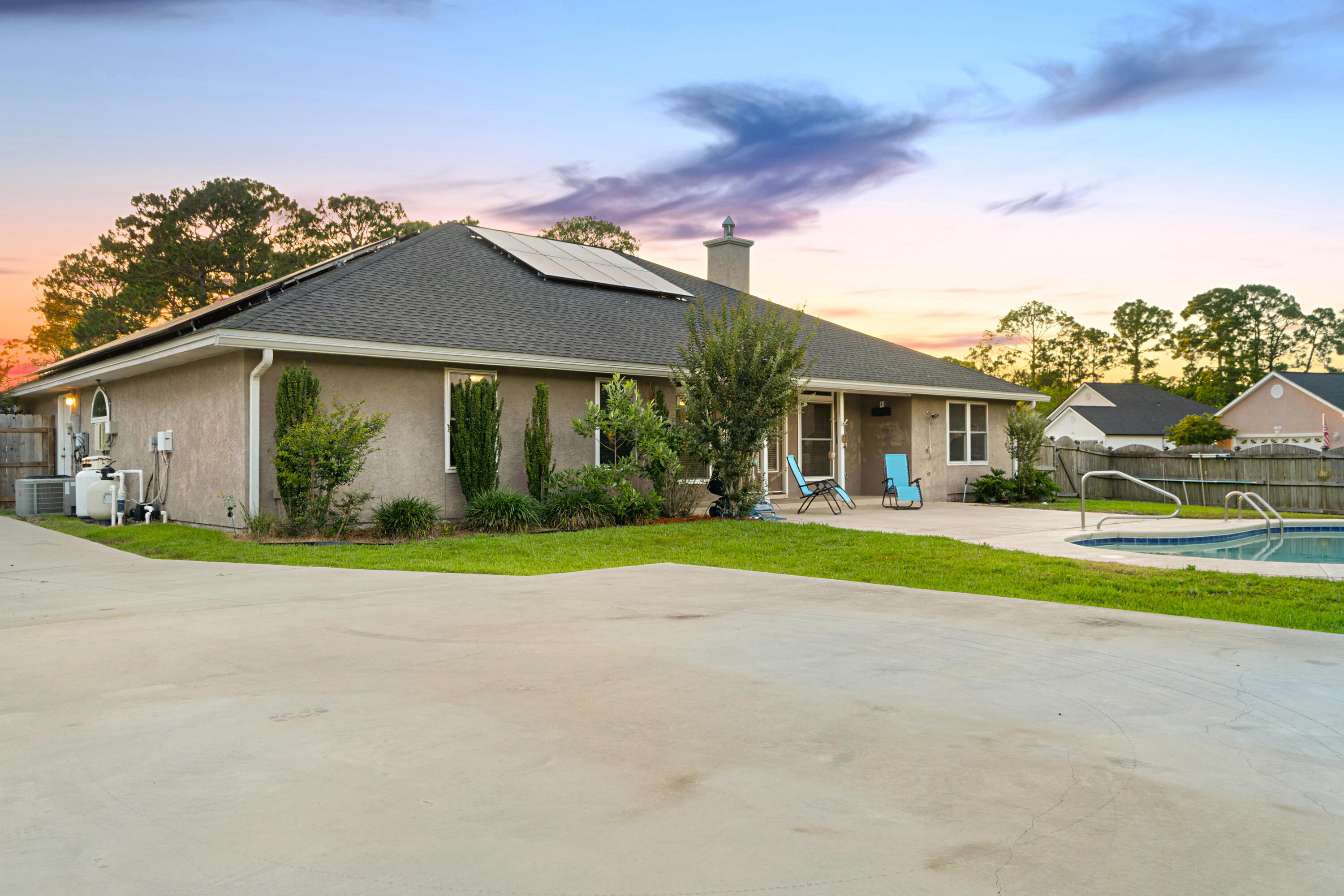 COLONY CLUB HARBOUR PH 3 - Residential