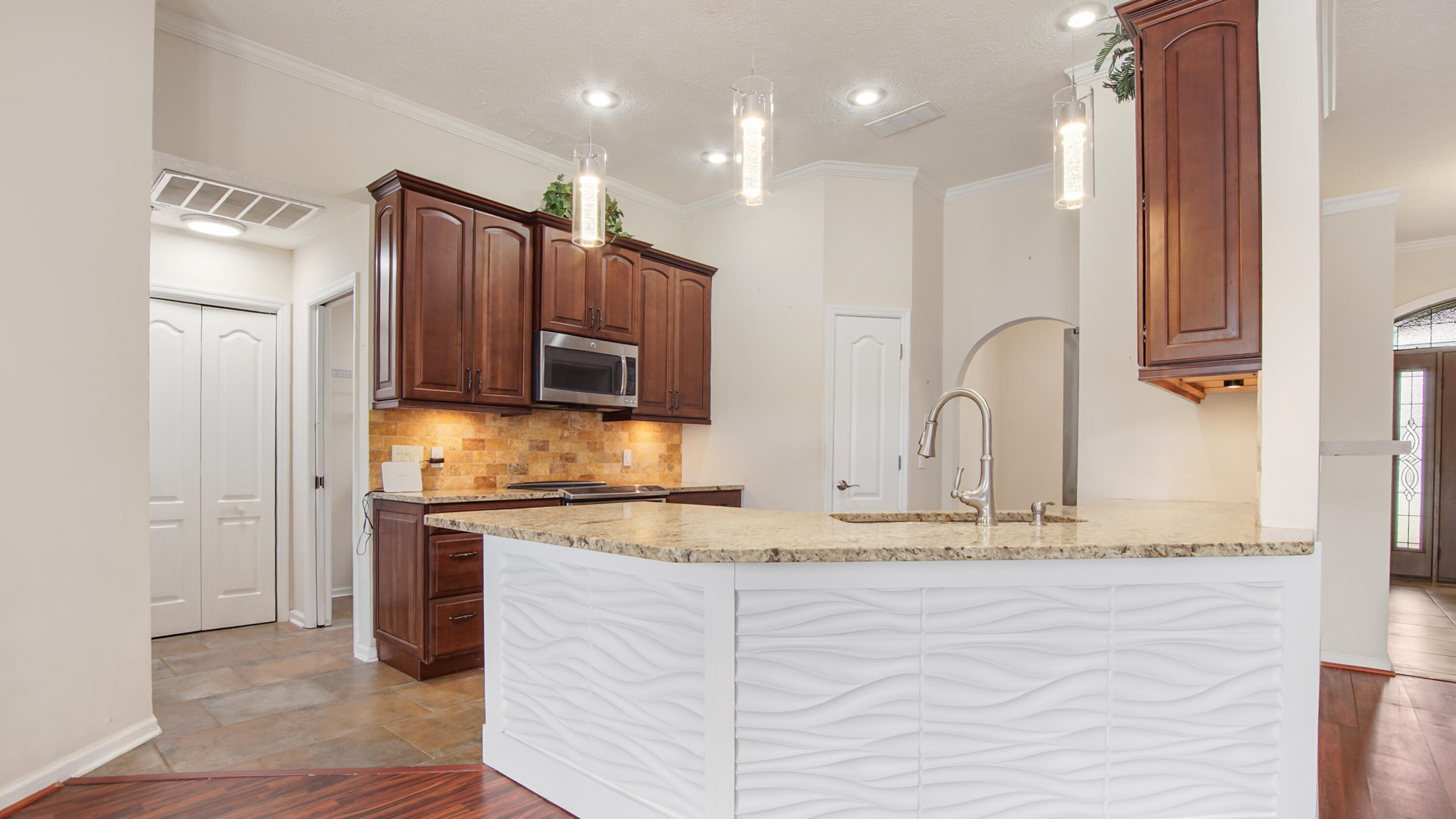 COLONY CLUB HARBOUR PH 3 - Residential