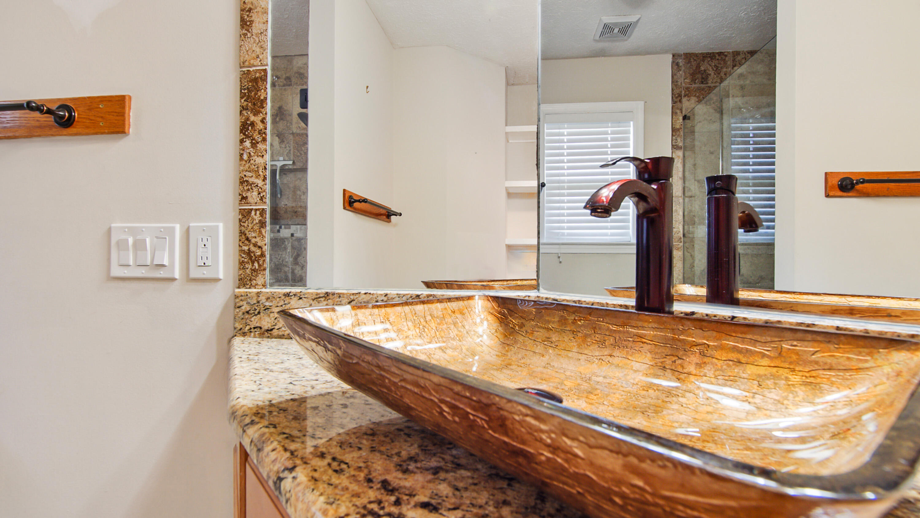 COLONY CLUB HARBOUR PH 3 - Residential
