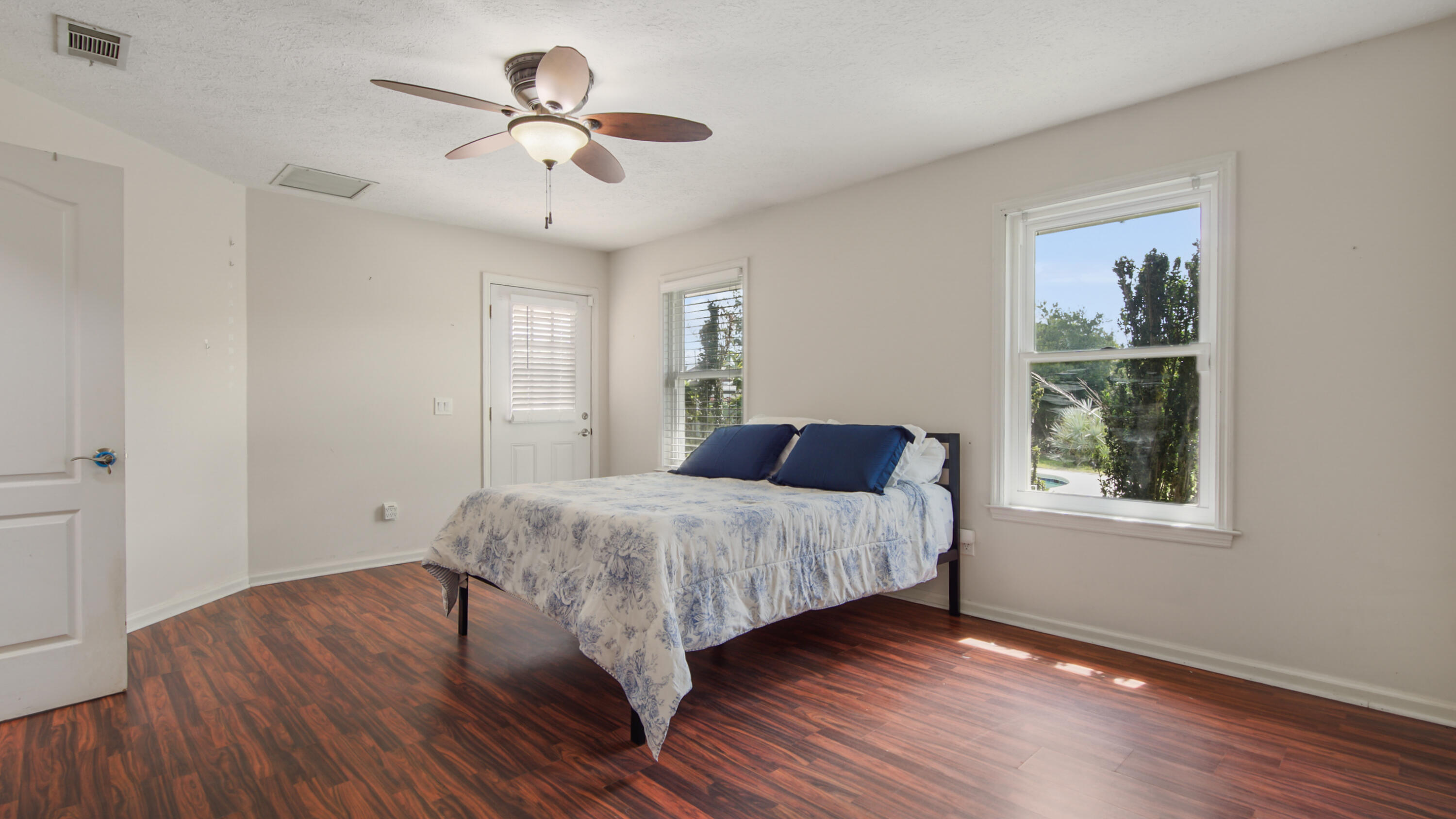 COLONY CLUB HARBOUR PH 3 - Residential