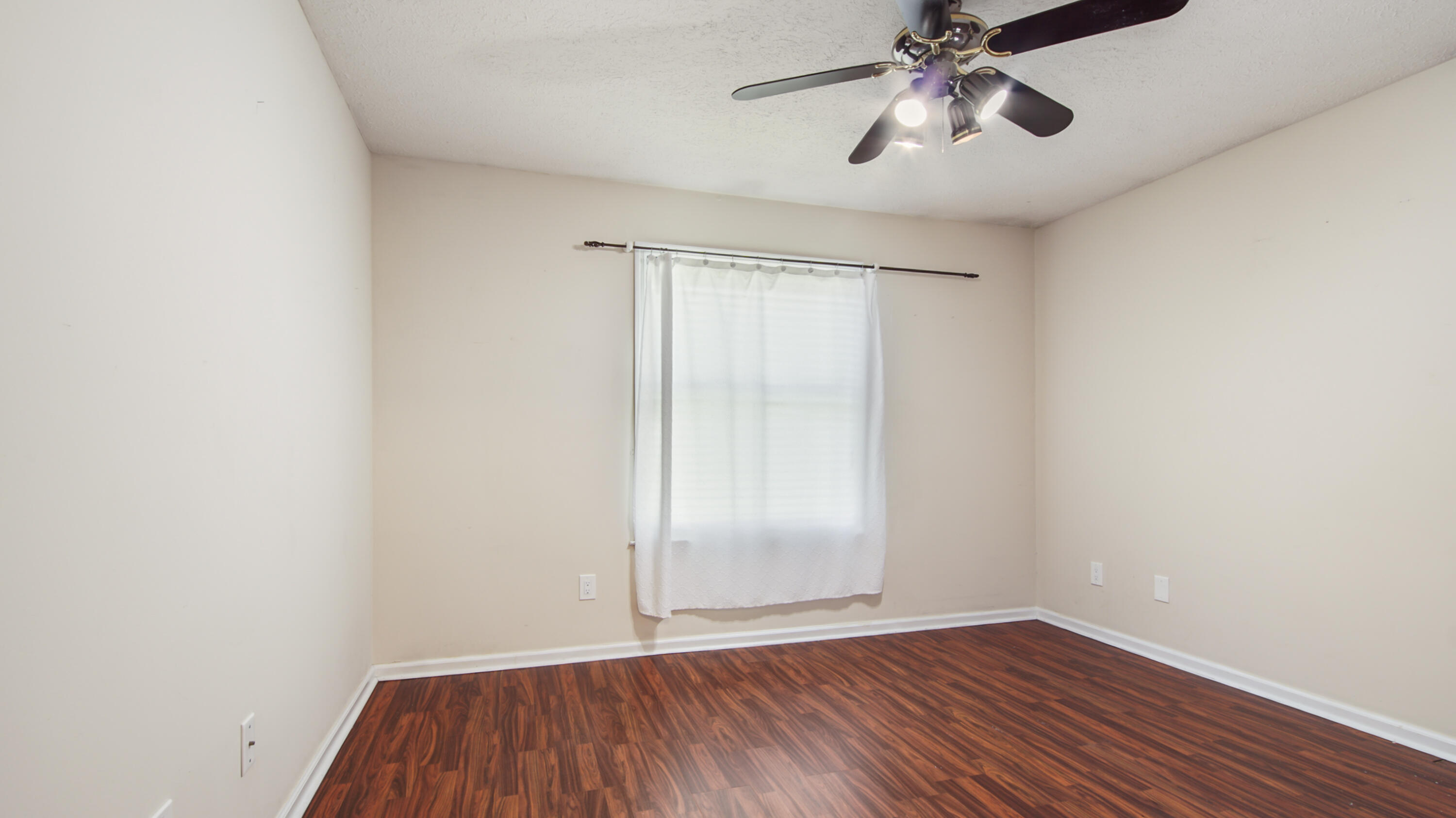 COLONY CLUB HARBOUR PH 3 - Residential