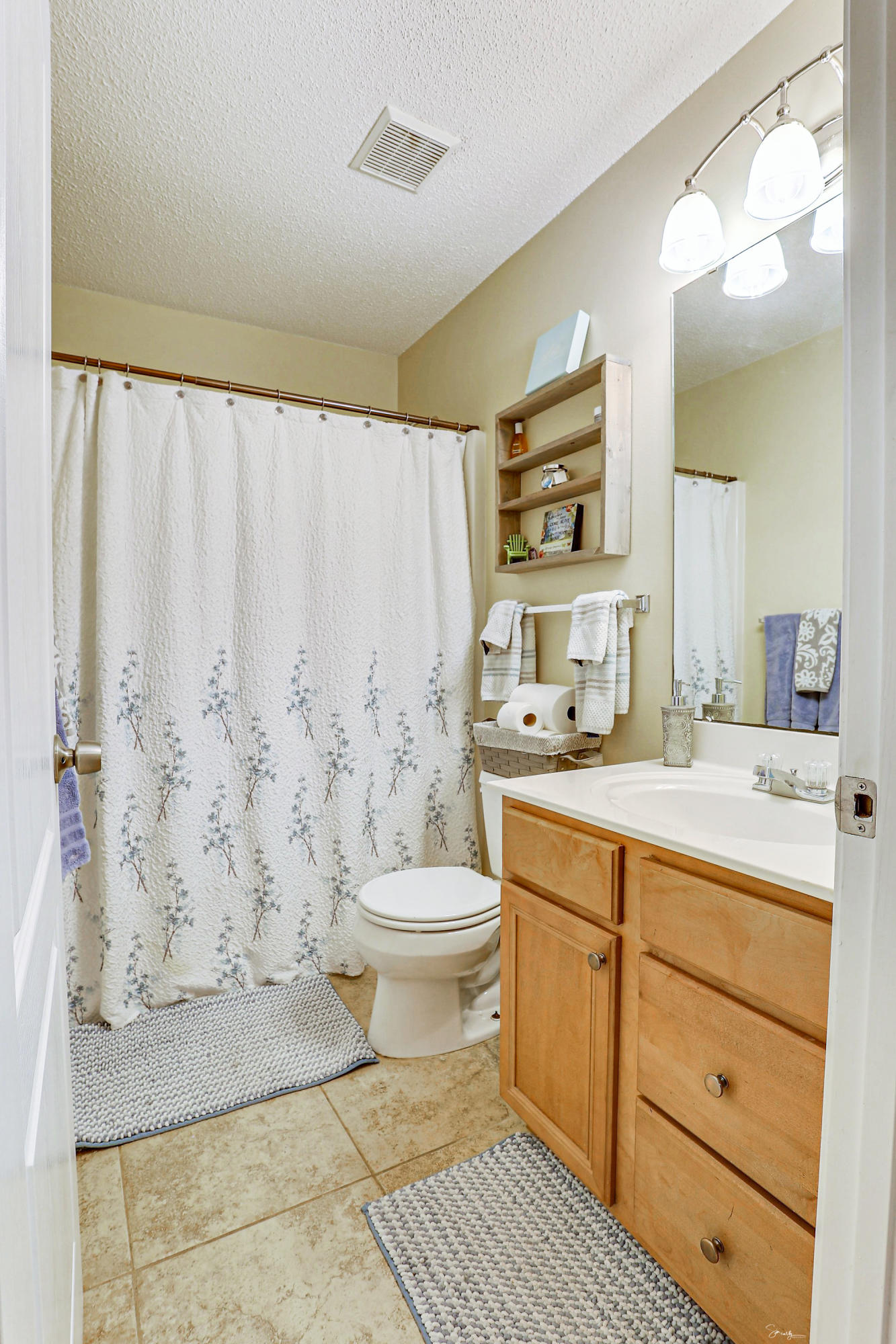 EMERALD LAKES PH 3 - Residential