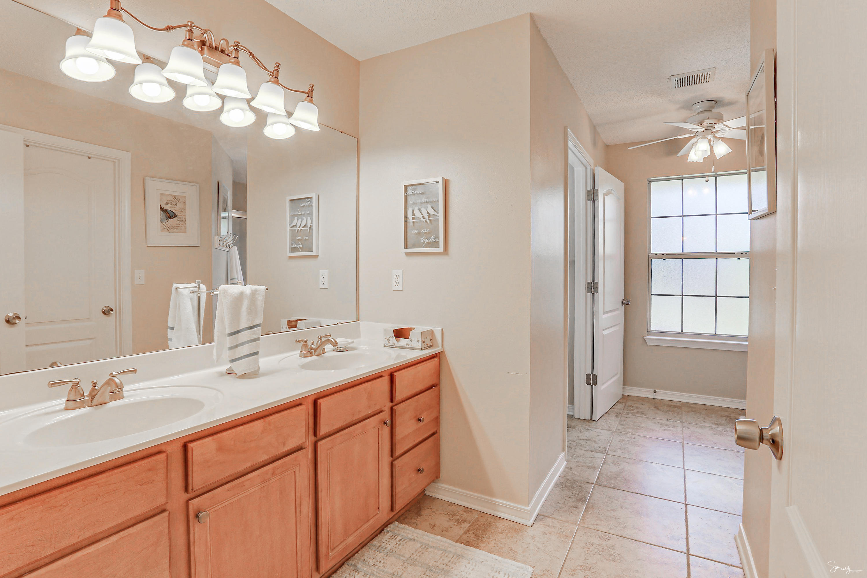 EMERALD LAKES PH 3 - Residential