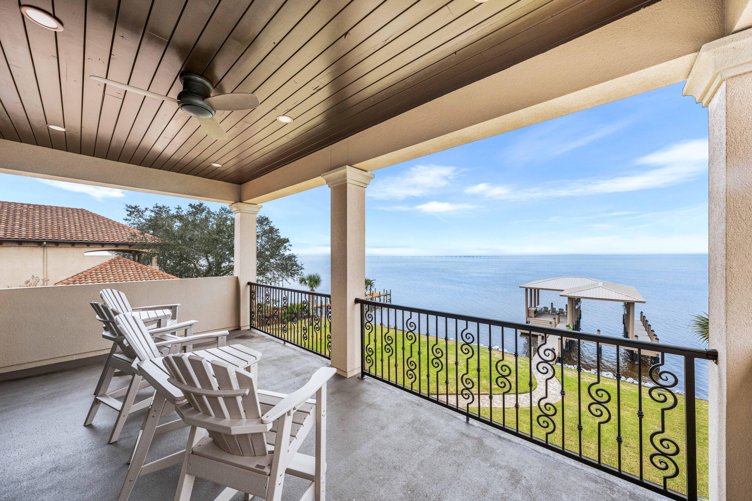 REGATTA BAY - Residential