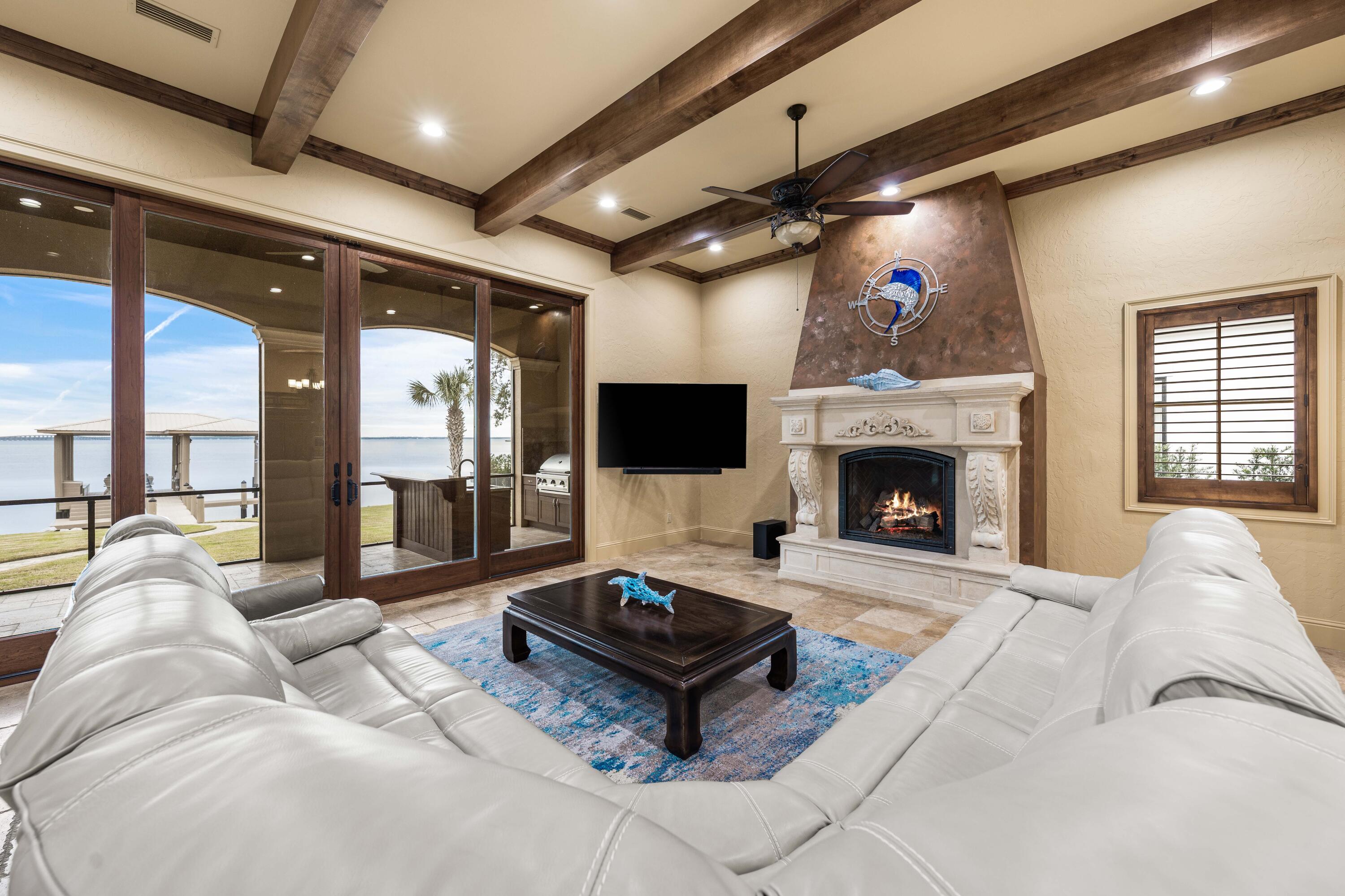 REGATTA BAY - Residential