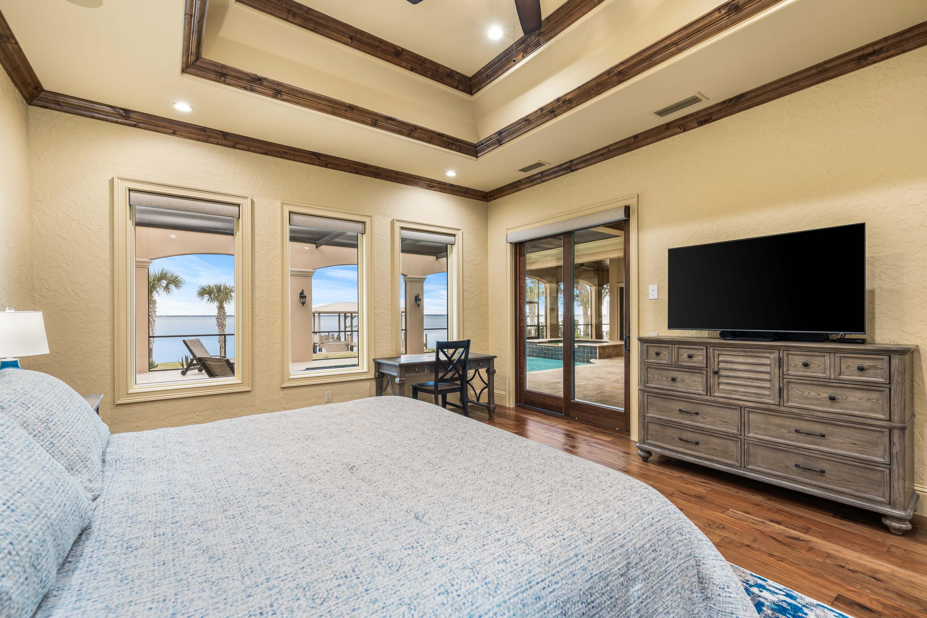 REGATTA BAY - Residential