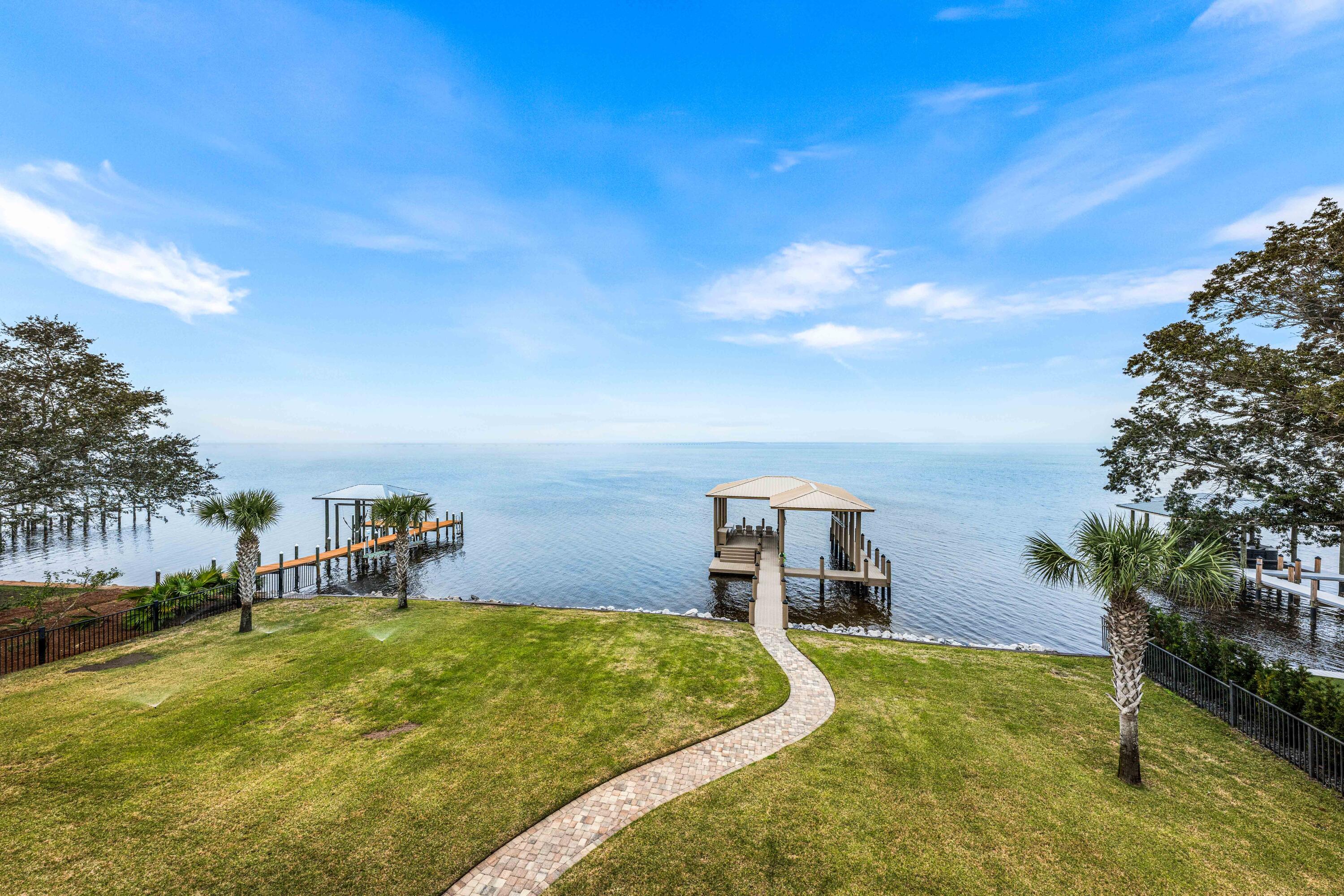 REGATTA BAY - Residential