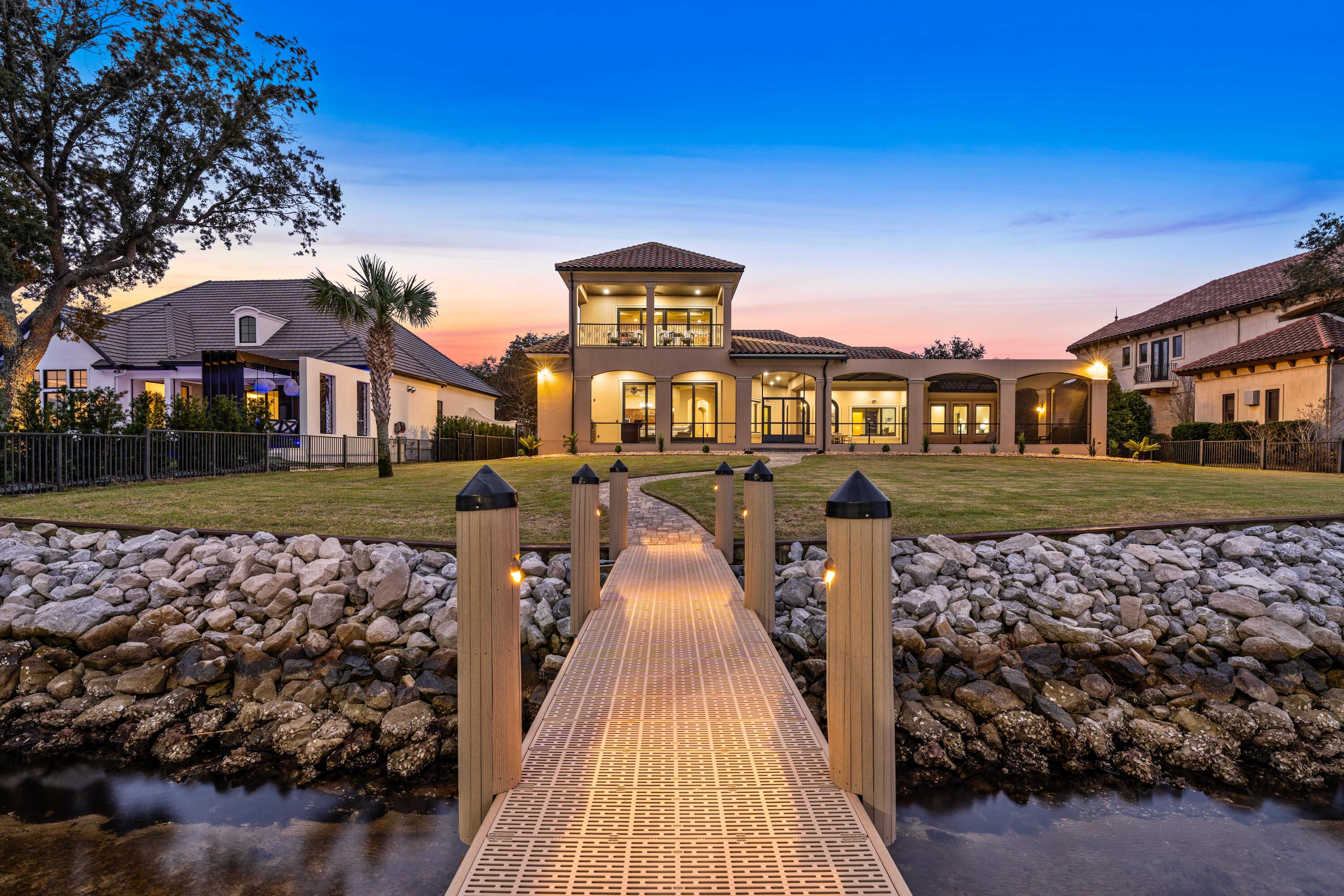 REGATTA BAY - Residential