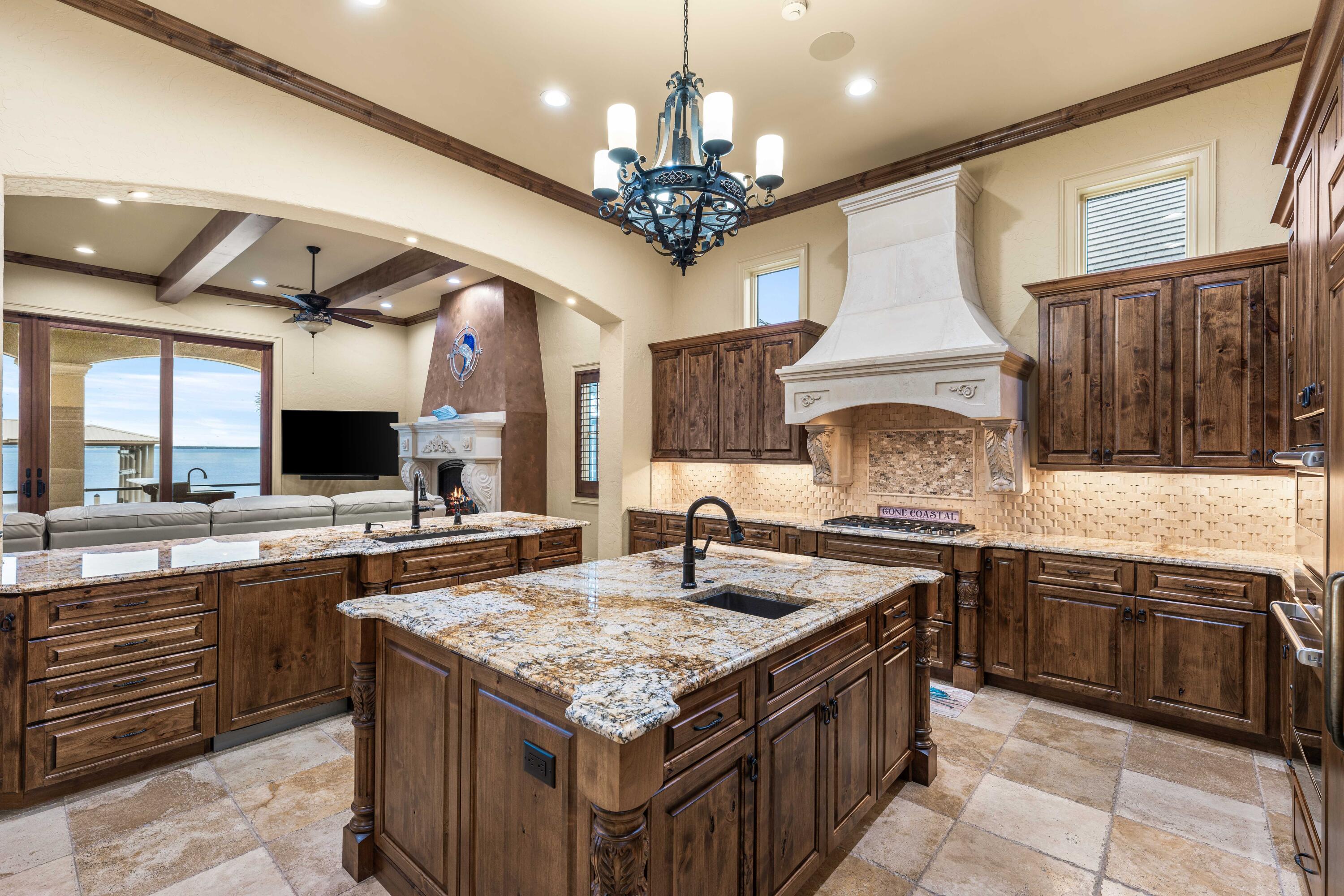 REGATTA BAY - Residential