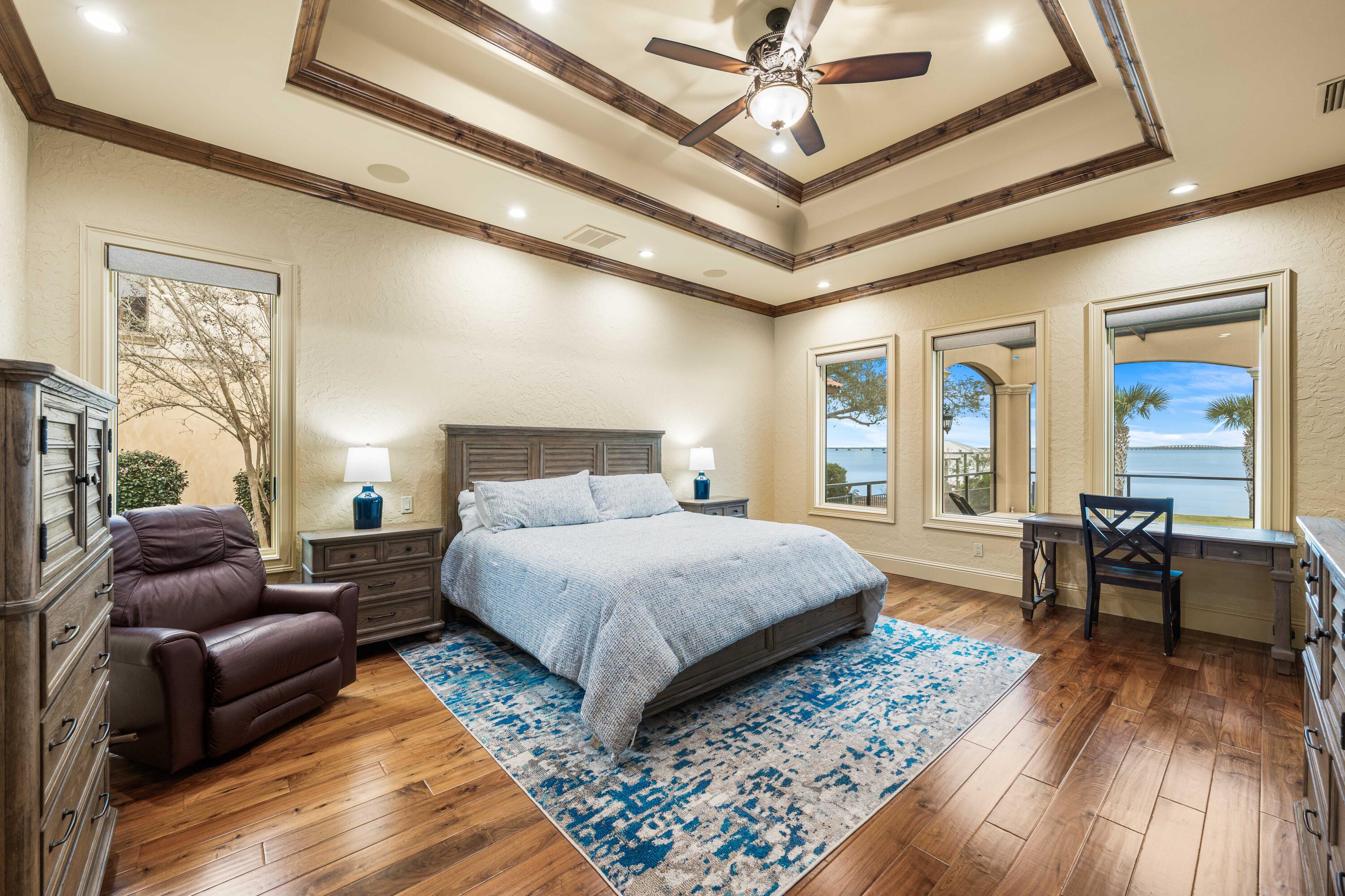 REGATTA BAY - Residential