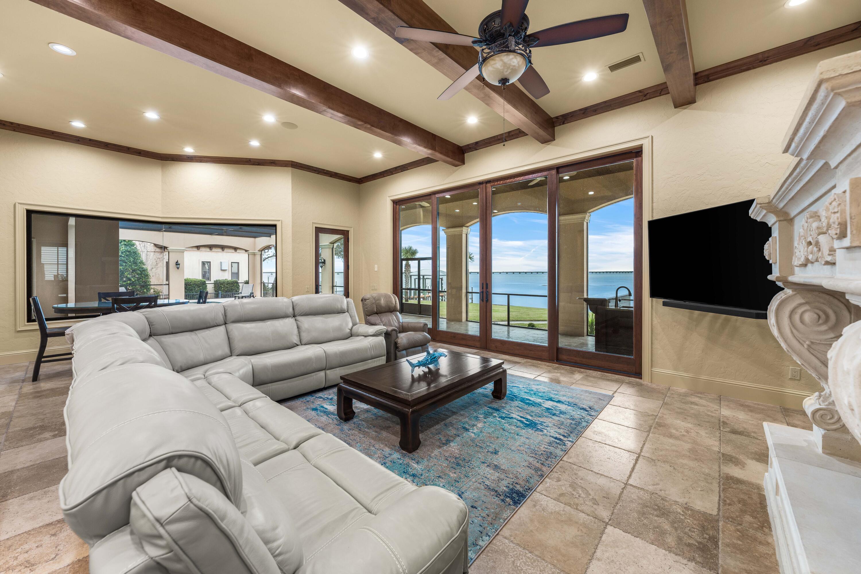 REGATTA BAY - Residential