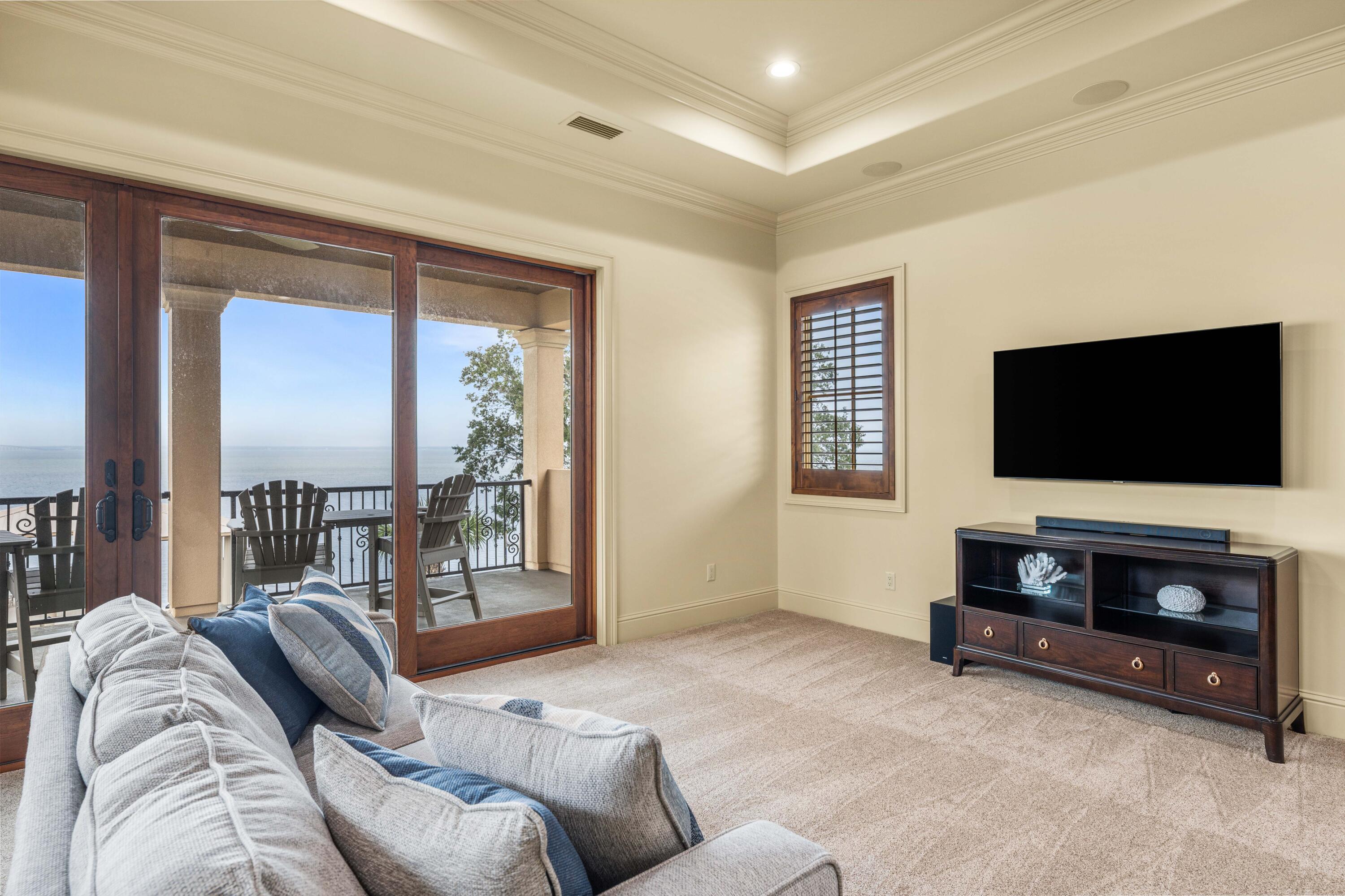 REGATTA BAY - Residential