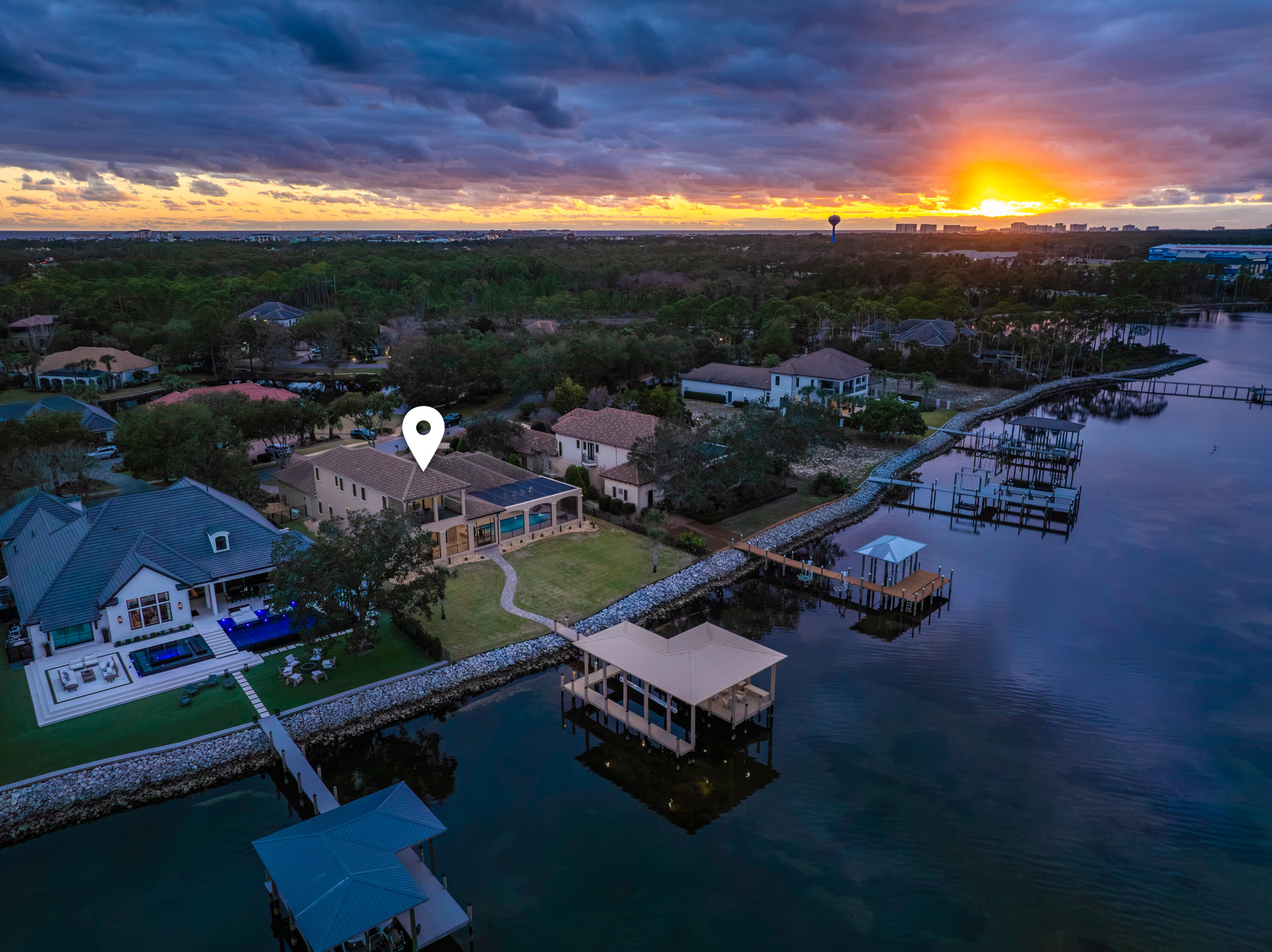 REGATTA BAY - Residential