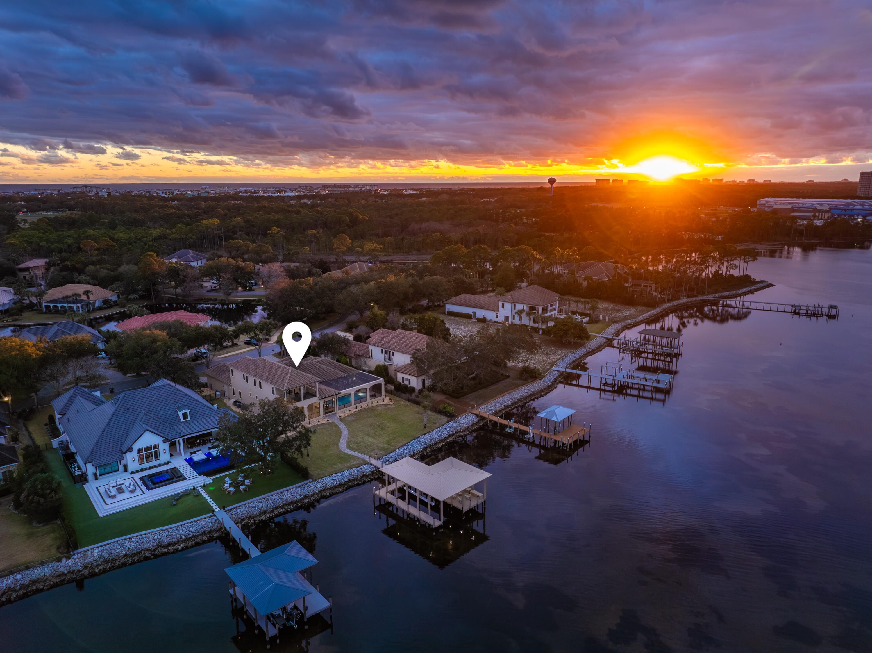 REGATTA BAY - Residential