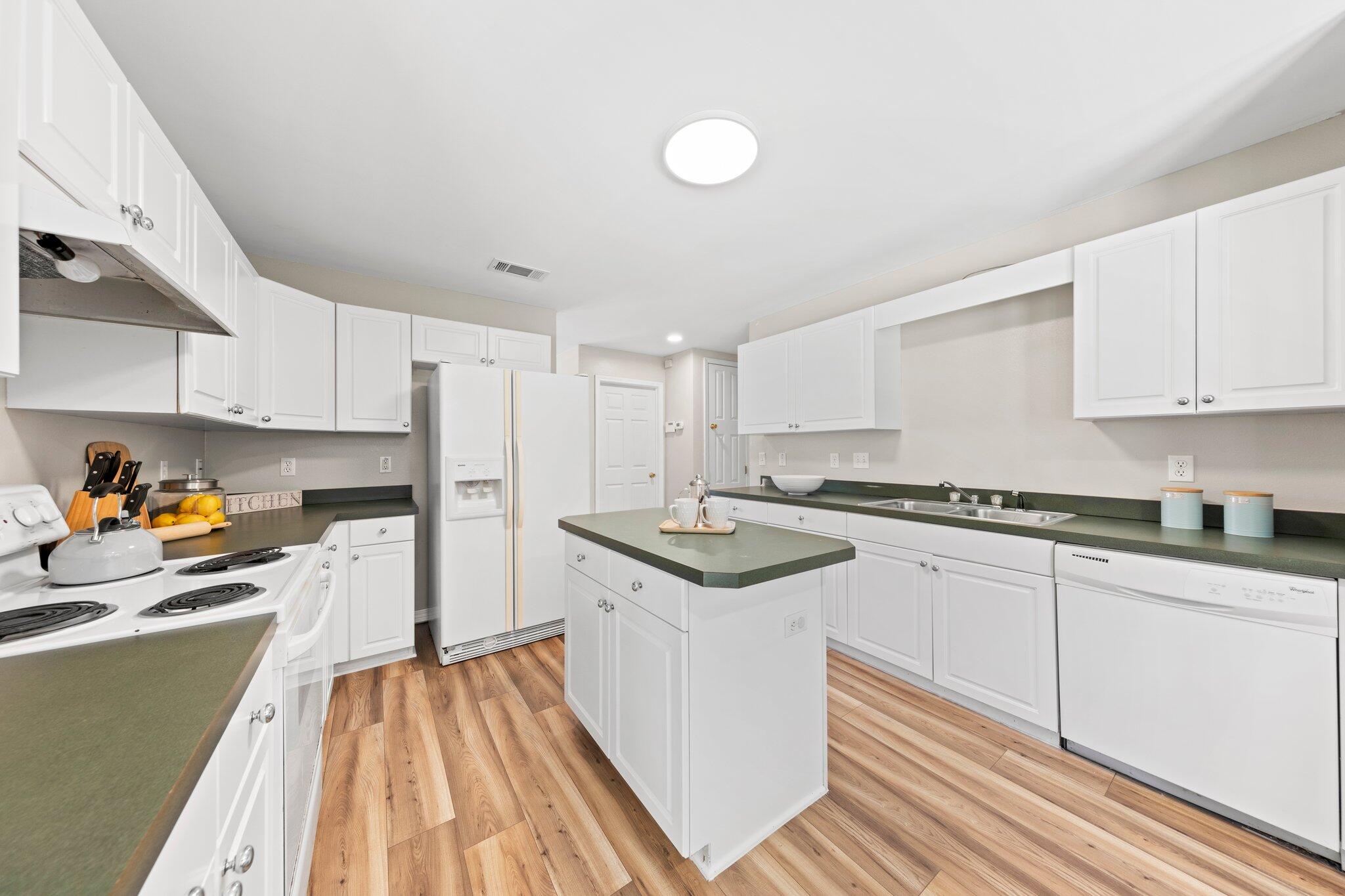 WESTVIEW ESTATES - Residential