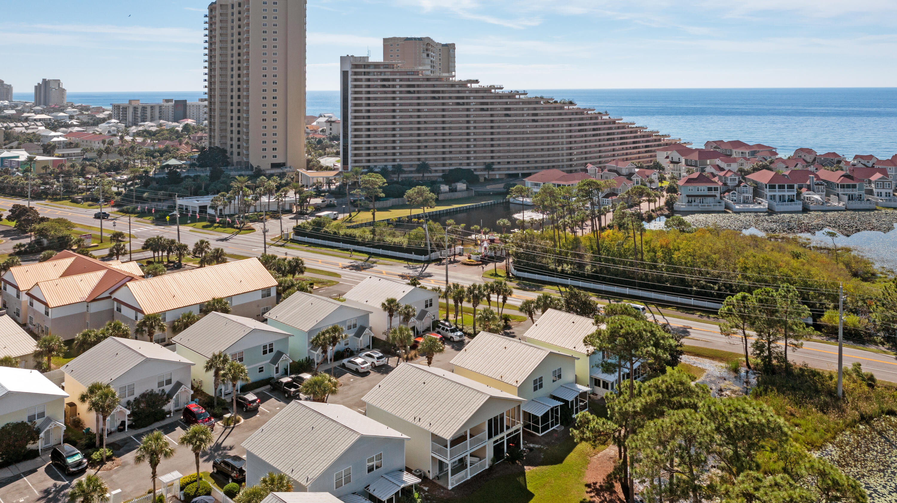 SUMMERLAKE T/H - Residential