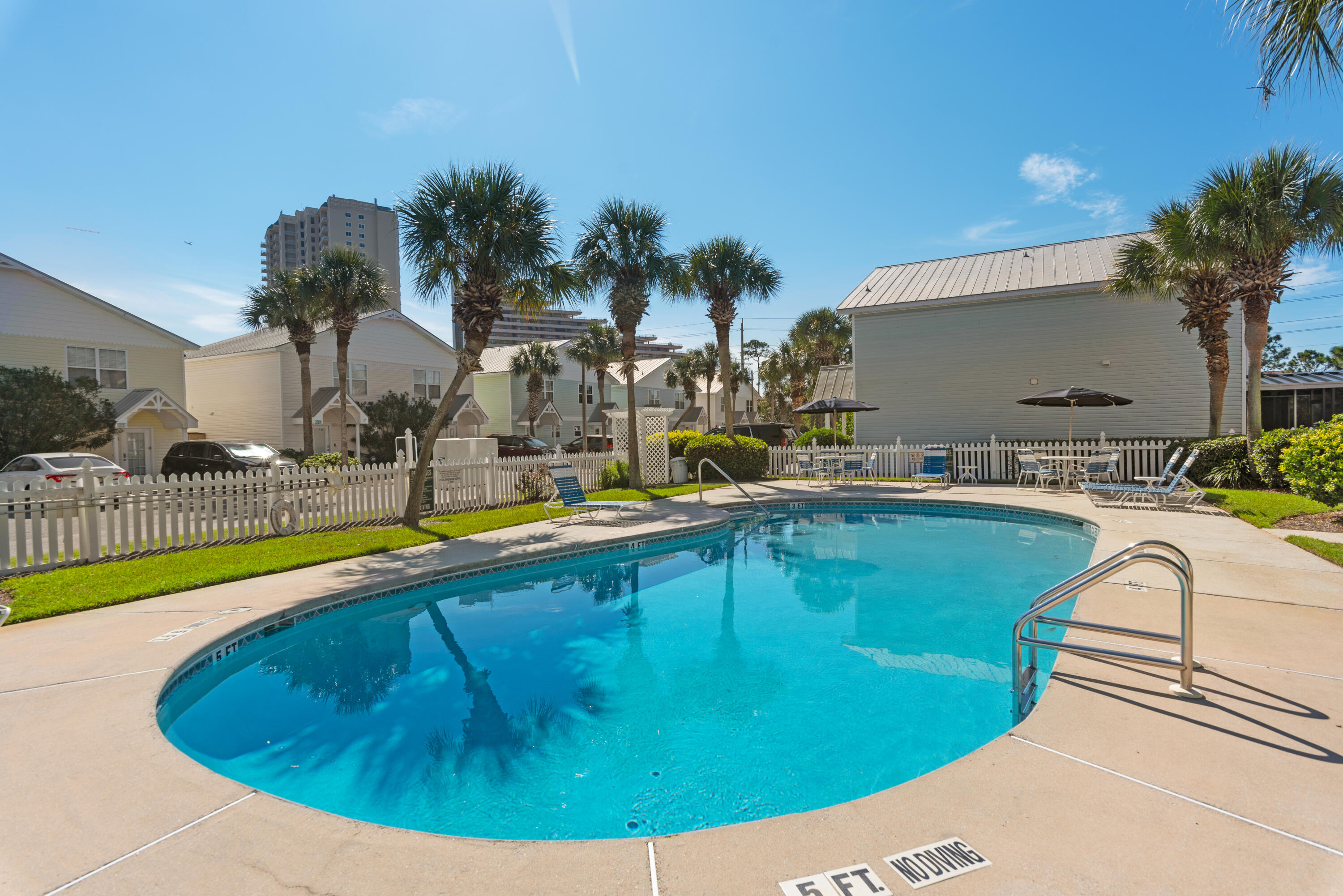 SUMMERLAKE T/H - Residential