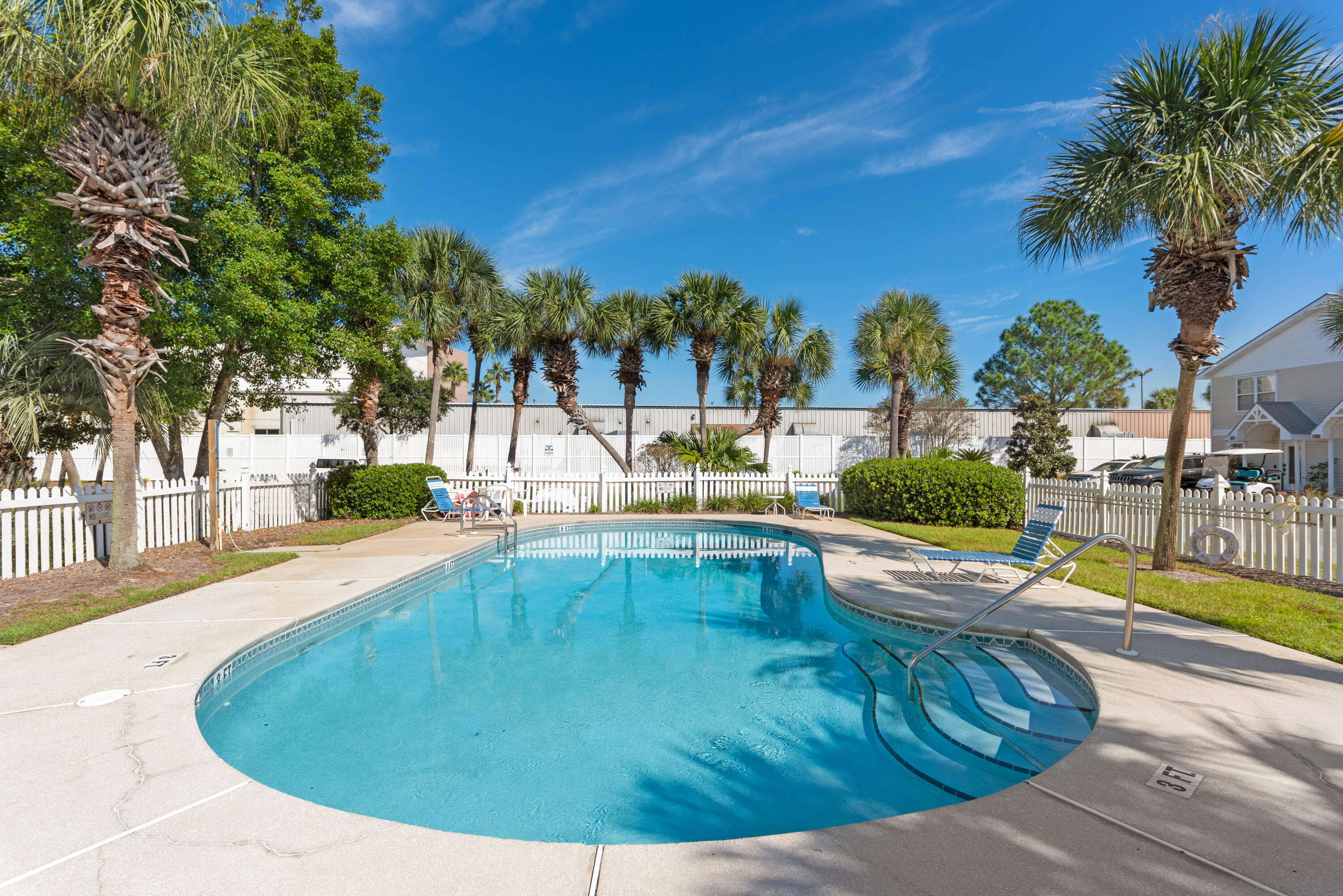 SUMMERLAKE T/H - Residential