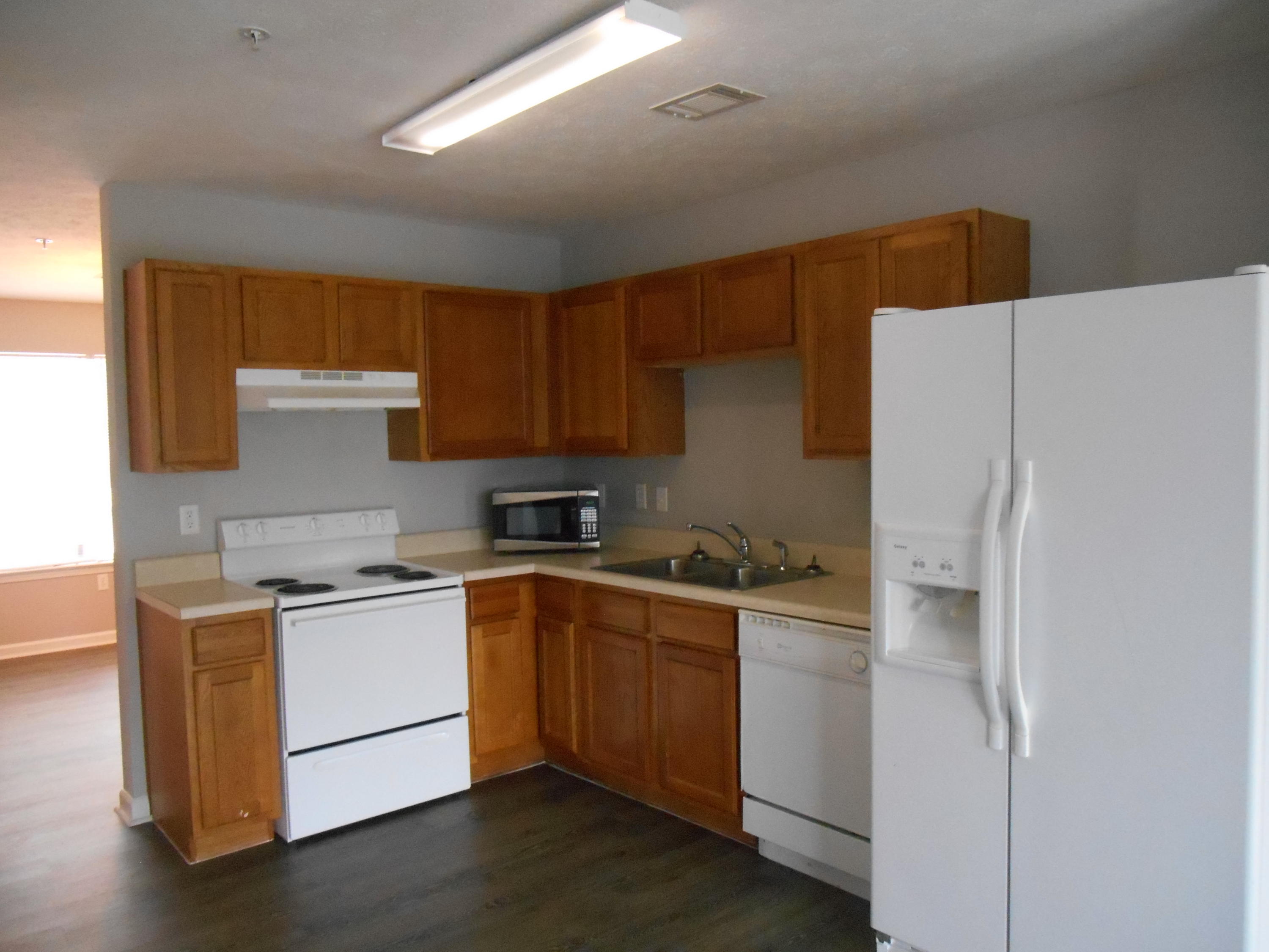 ROLLING PINES - Residential Lease