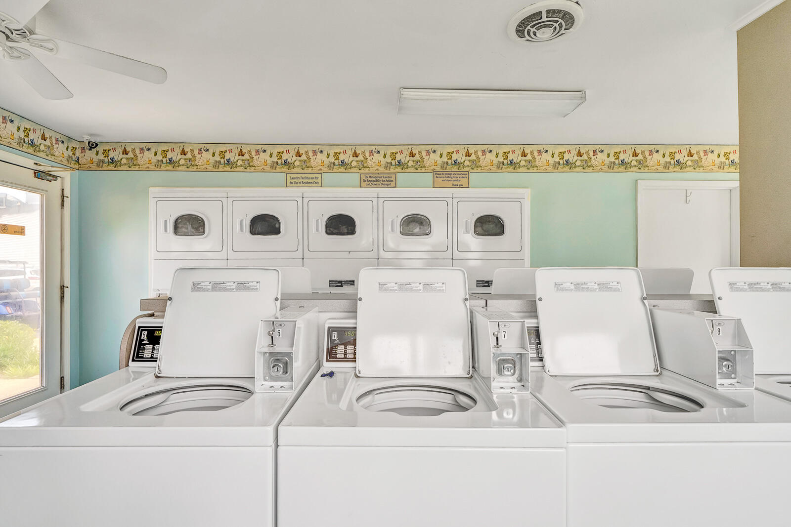 FINISTERRA CONDO - Residential