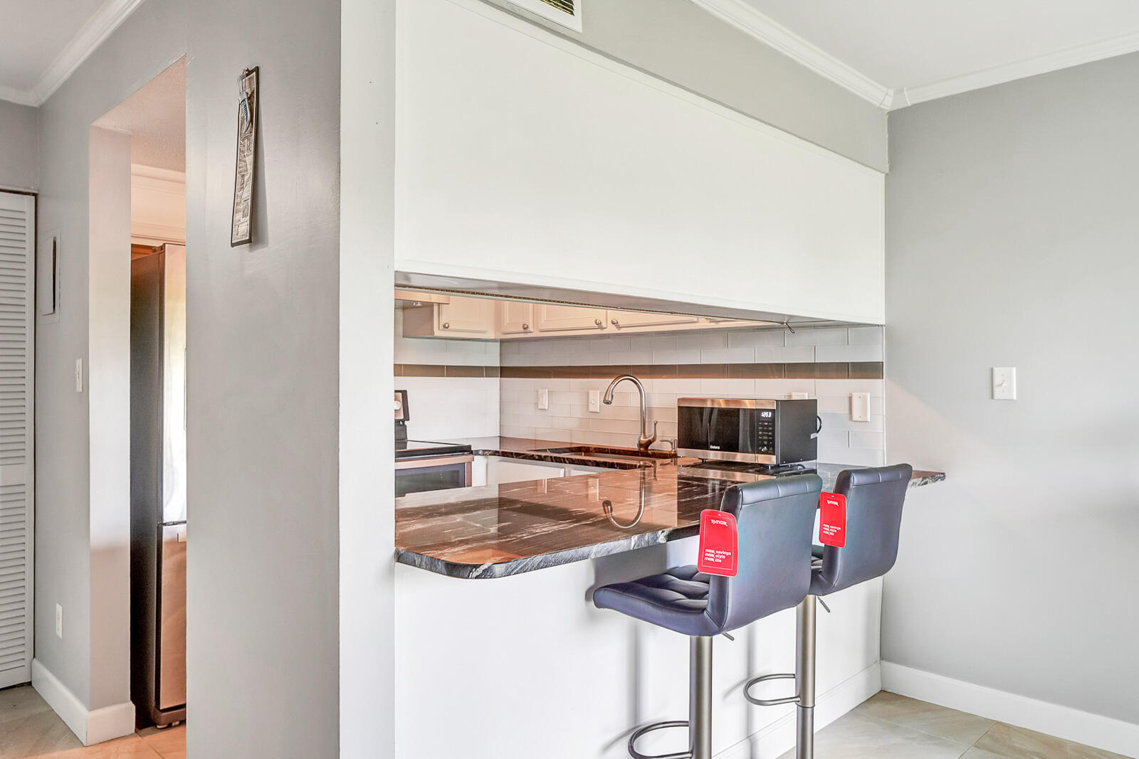 FINISTERRA CONDO - Residential