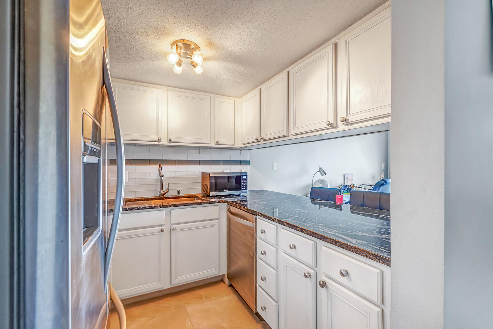 FINISTERRA CONDO - Residential