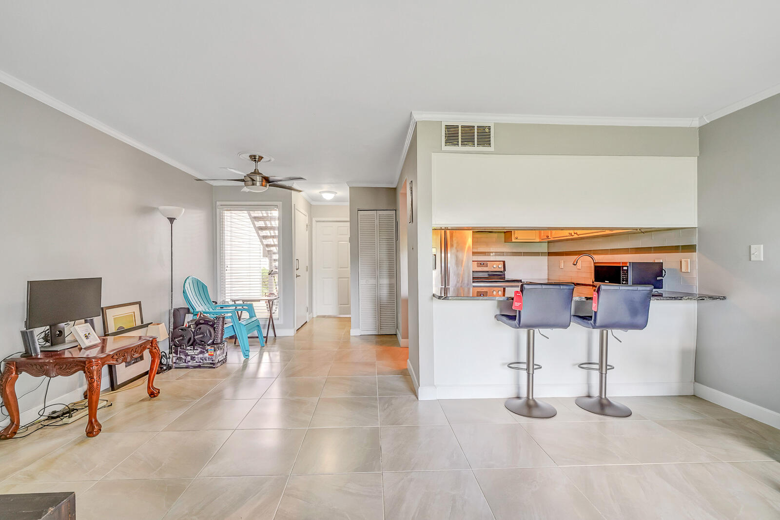 FINISTERRA CONDO - Residential