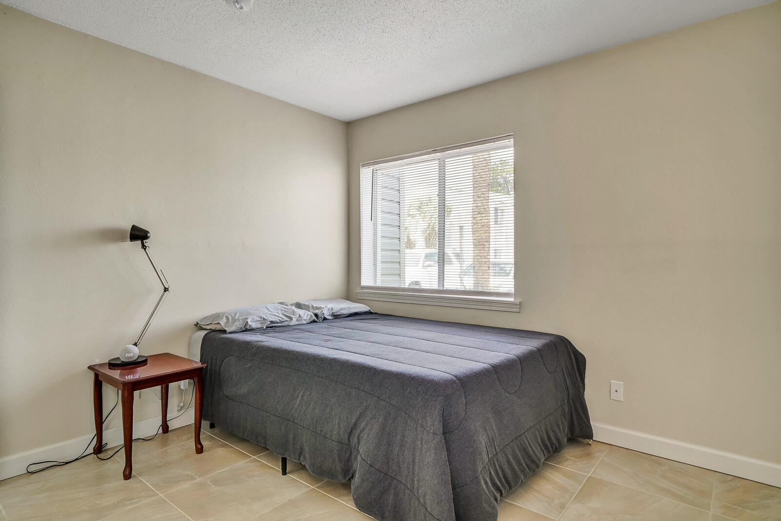 FINISTERRA CONDO - Residential