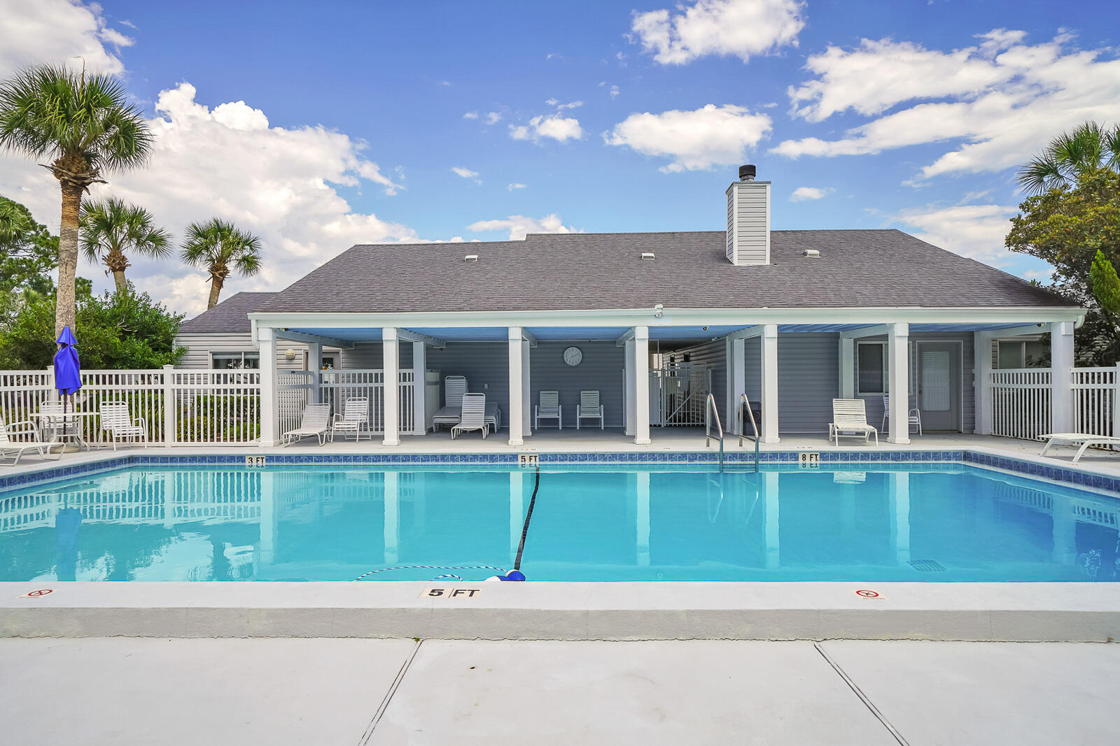 FINISTERRA CONDO - Residential