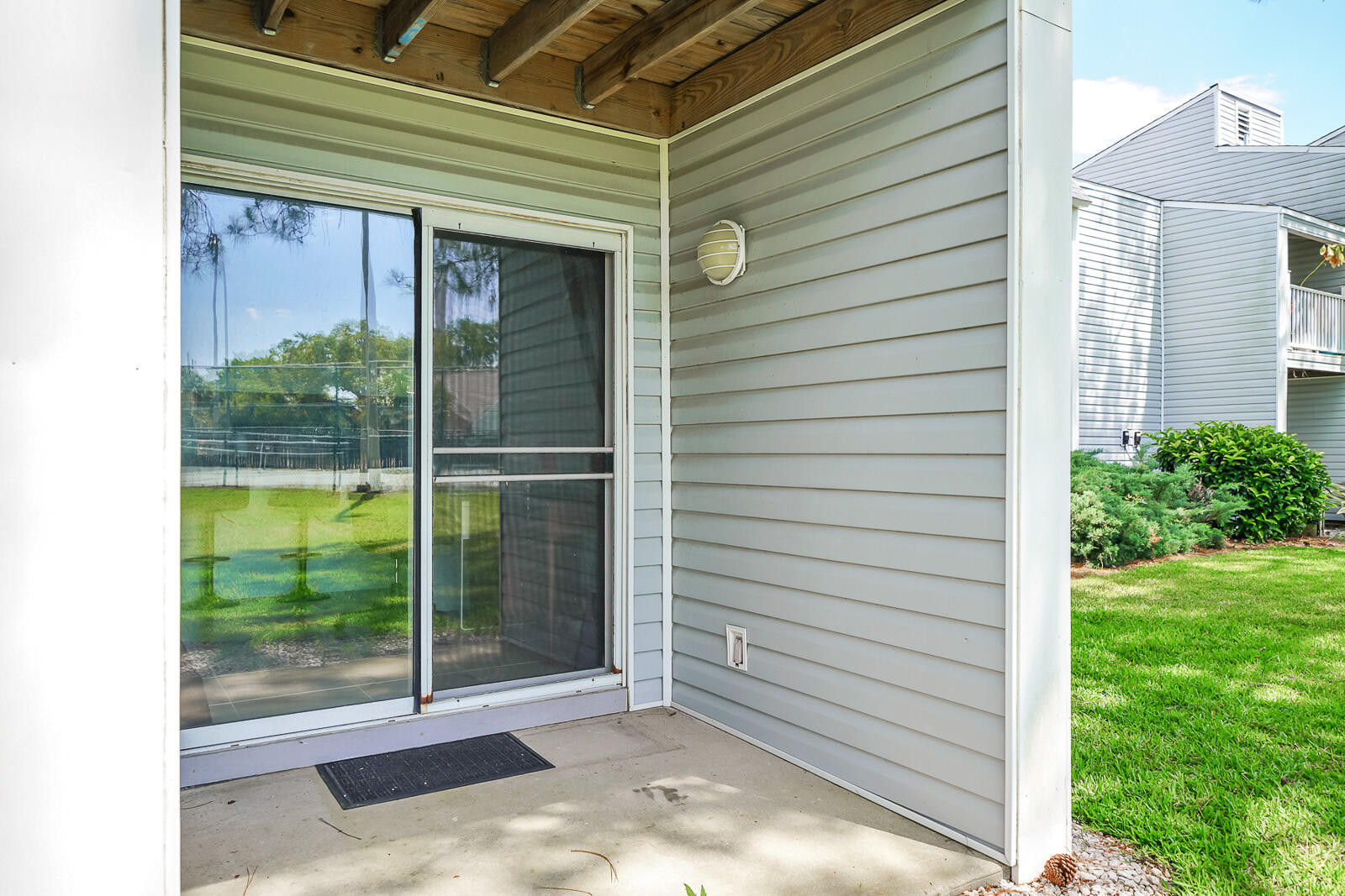 FINISTERRA CONDO - Residential