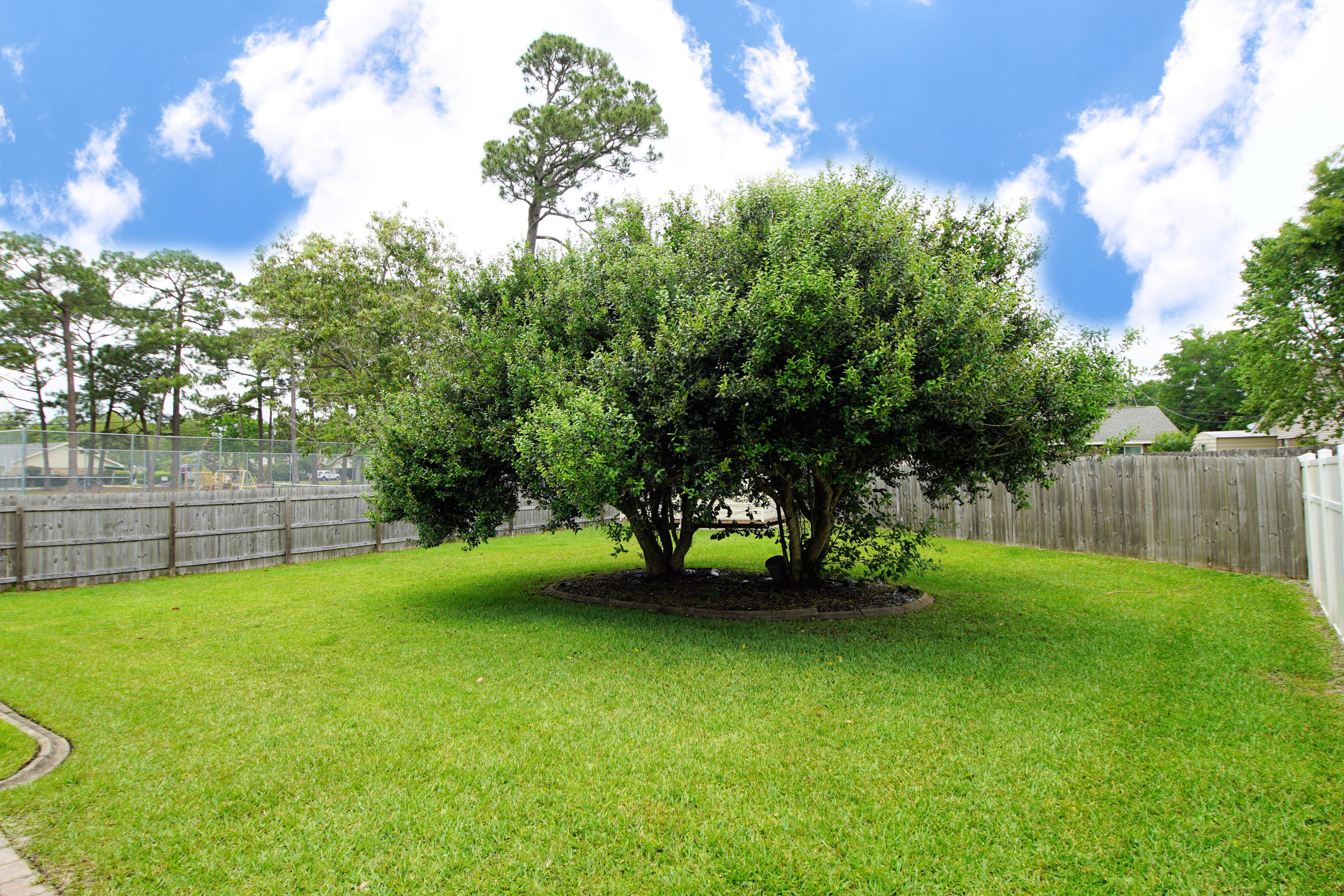 MARY ESTHER MANOR 1ST ADDN - Residential