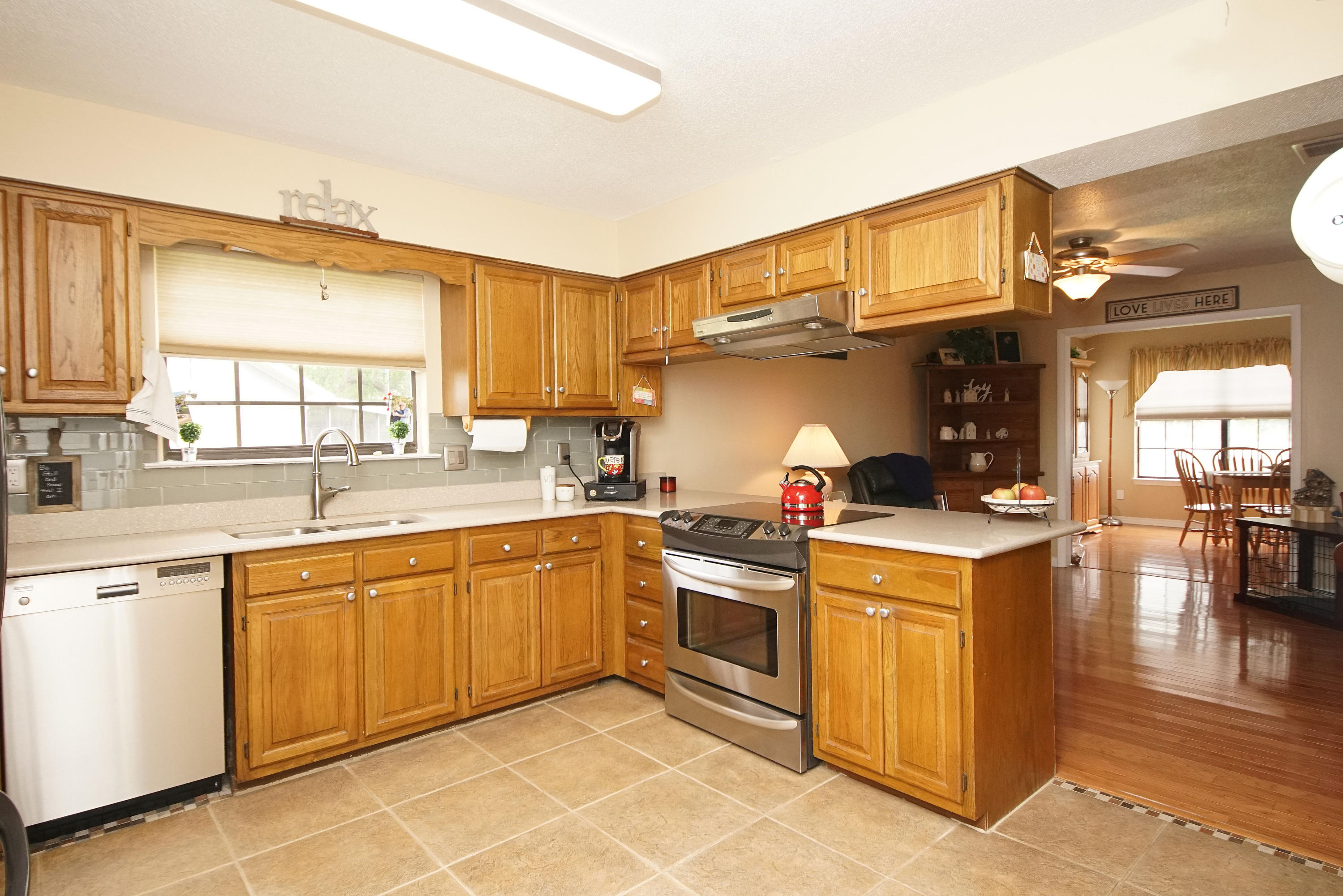 MARY ESTHER MANOR 1ST ADDN - Residential